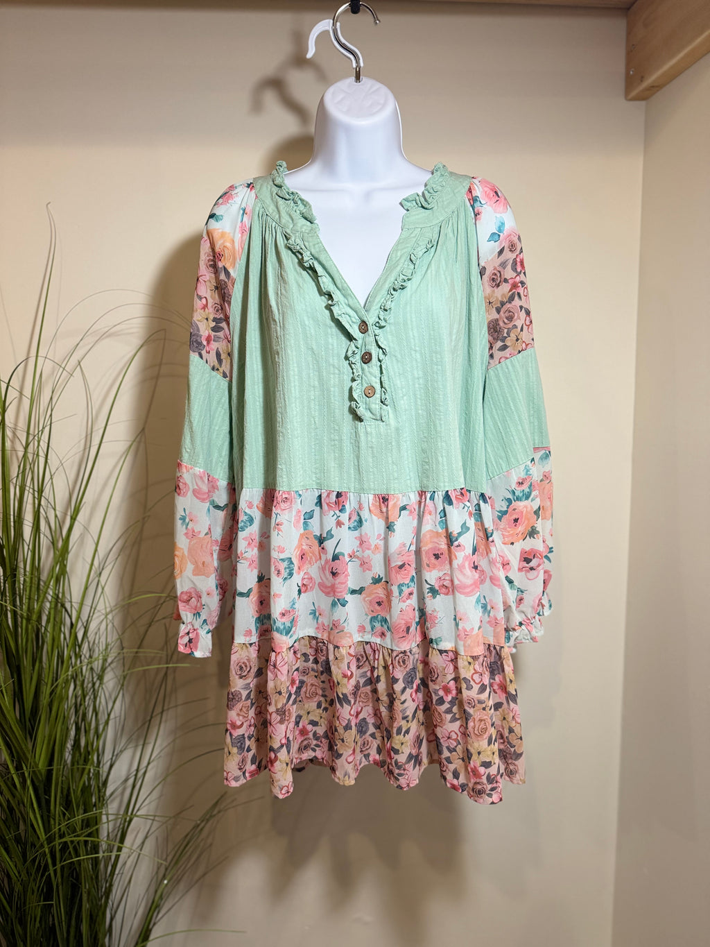 BABYDOLL TUNIC - Consigned with VARDO Vintage & Valuables vvvardo.ca