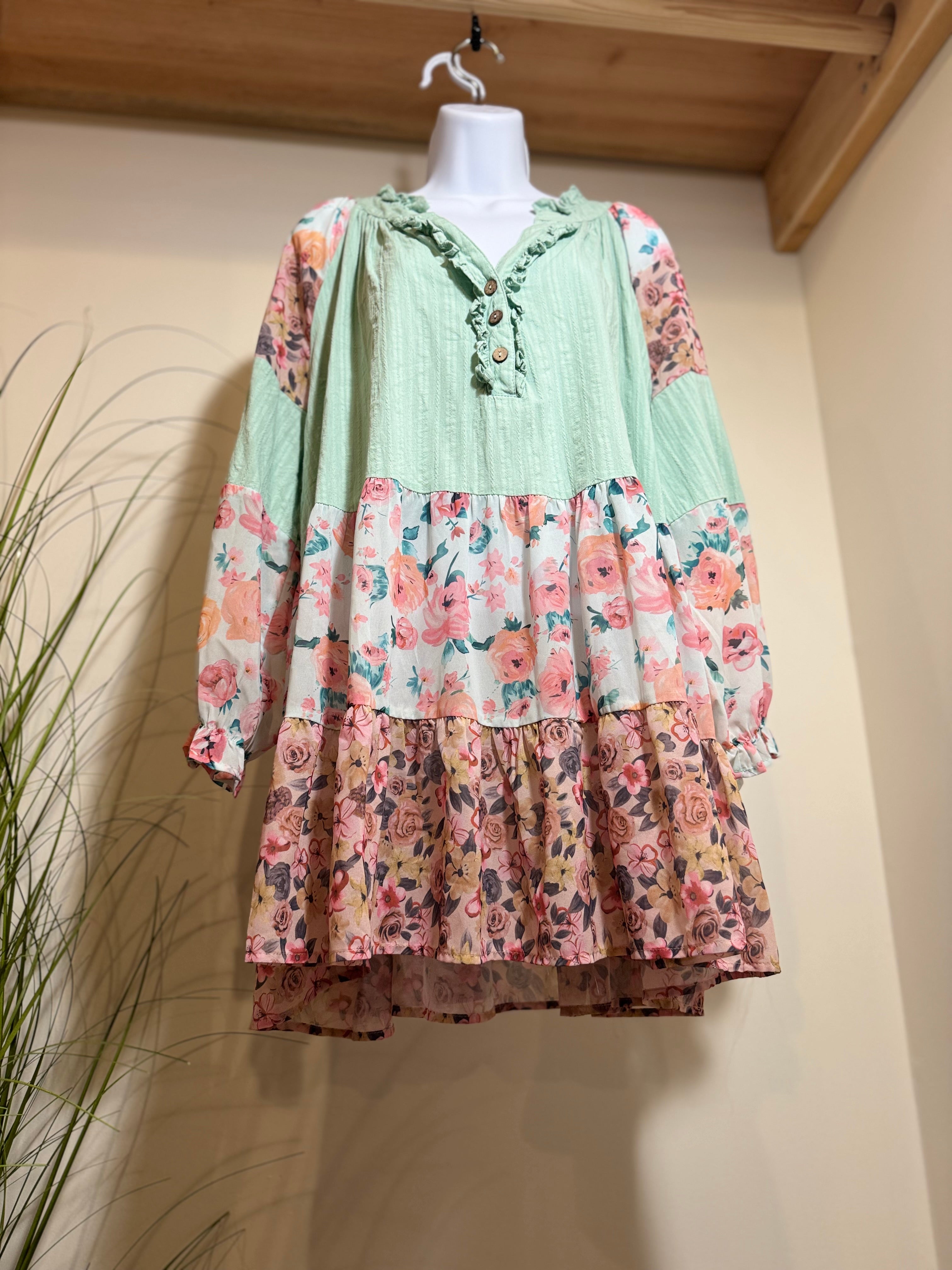 BABYDOLL TUNIC - Consigned with VARDO Vintage & Valuables vvvardo.ca