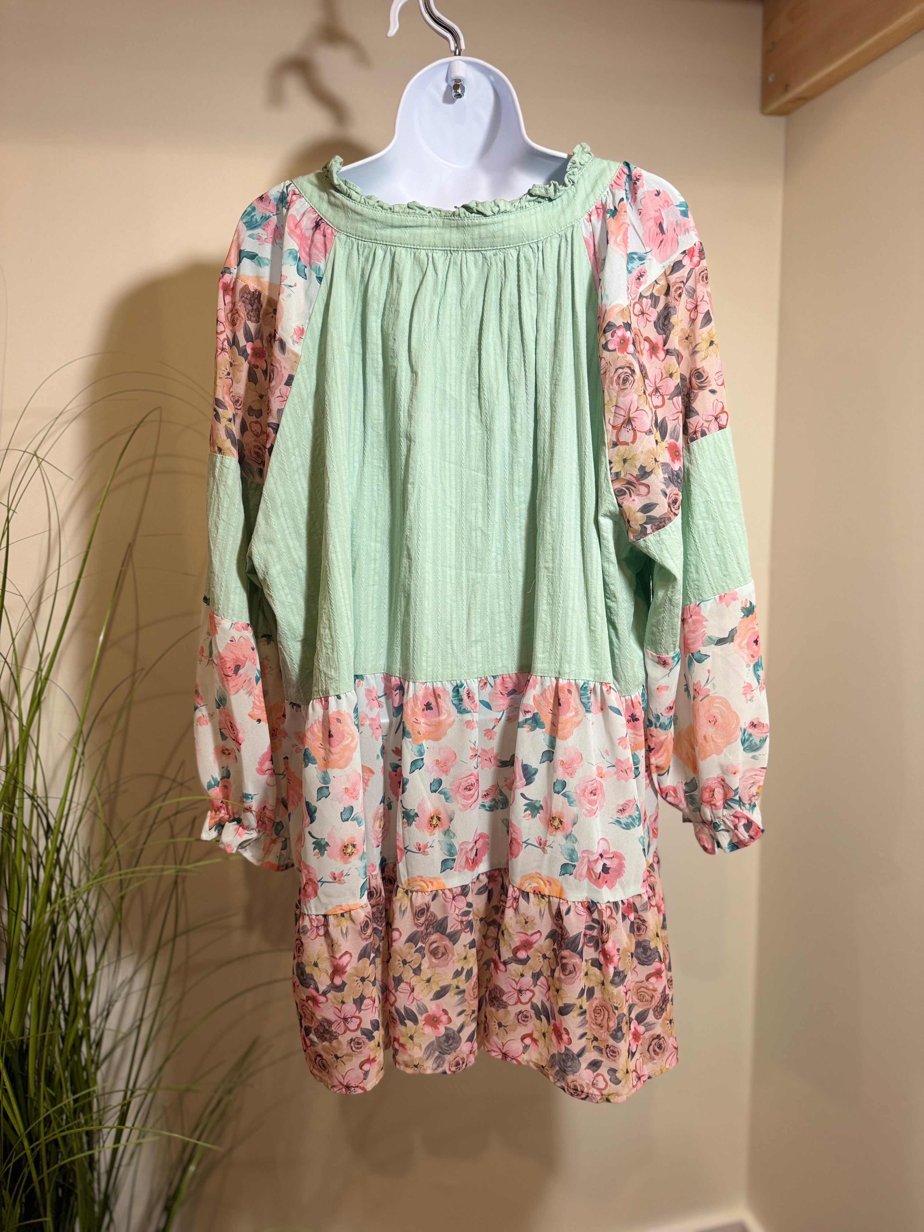 BABYDOLL TUNIC - Consigned with VARDO Vintage & Valuables vvvardo.ca