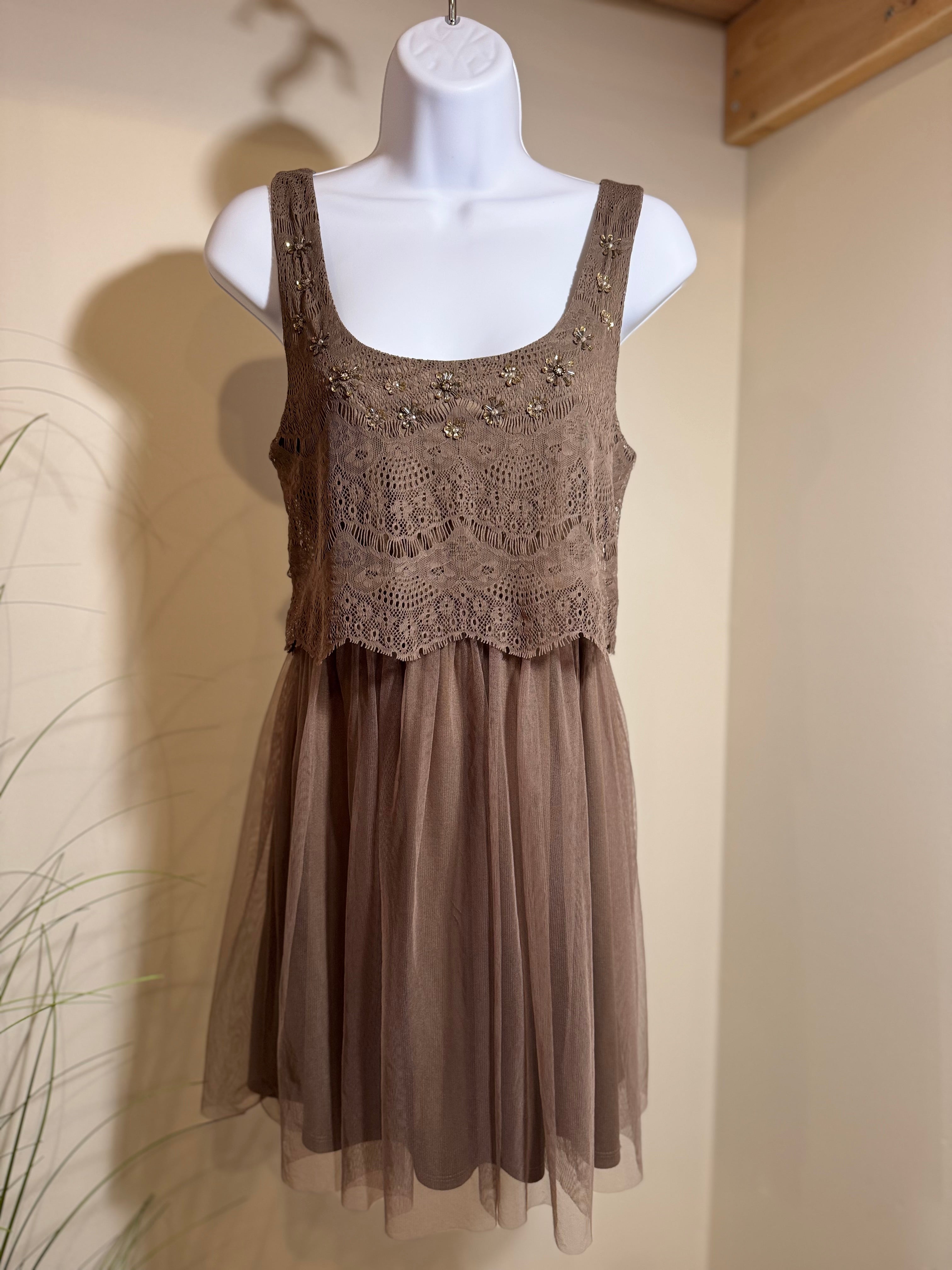 American Eagle Outfitters Dress - Consigned with VARDO Vintage & Valuables vvvardo.ca