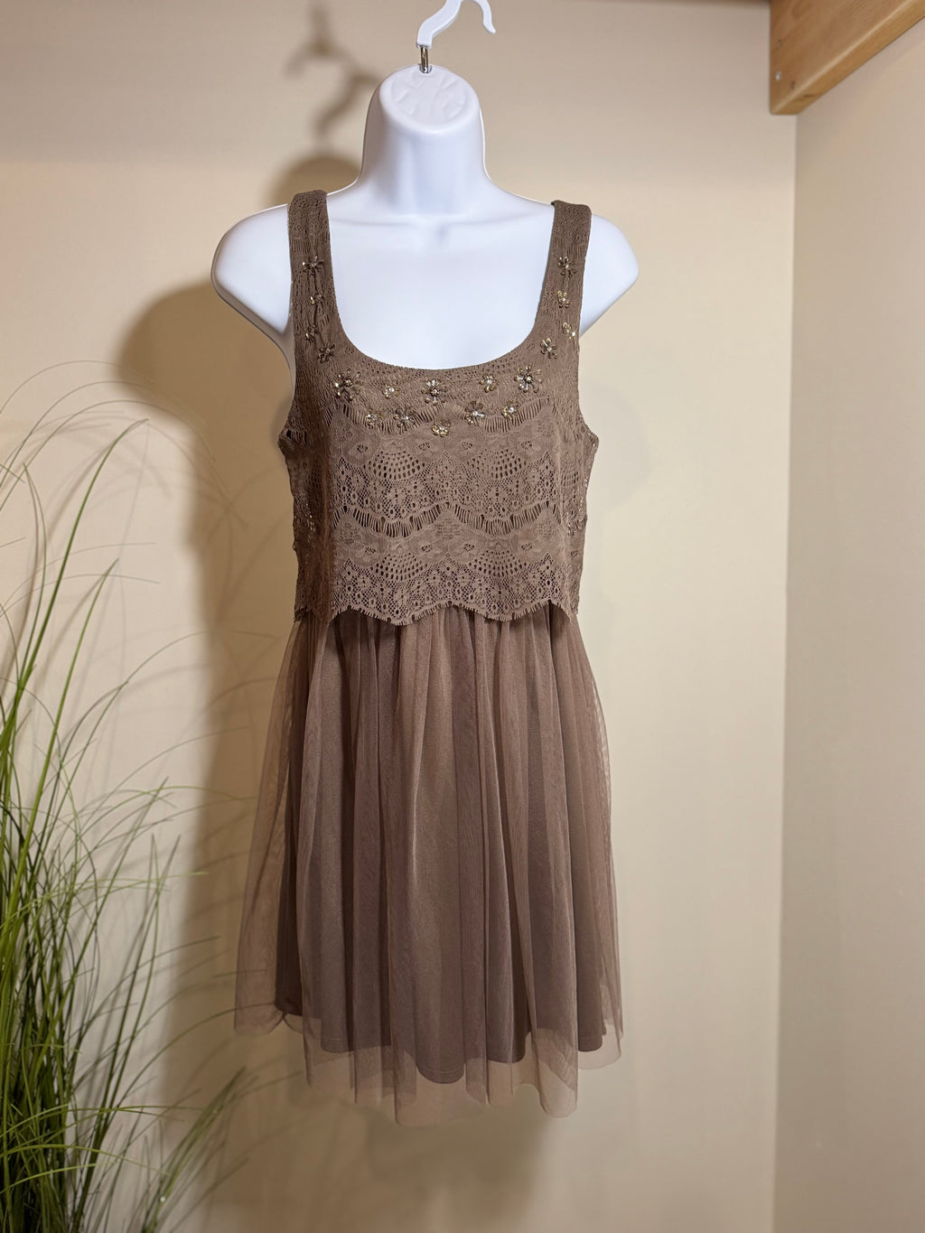 American Eagle Outfitters Dress - Consigned with VARDO Vintage & Valuables vvvardo.ca