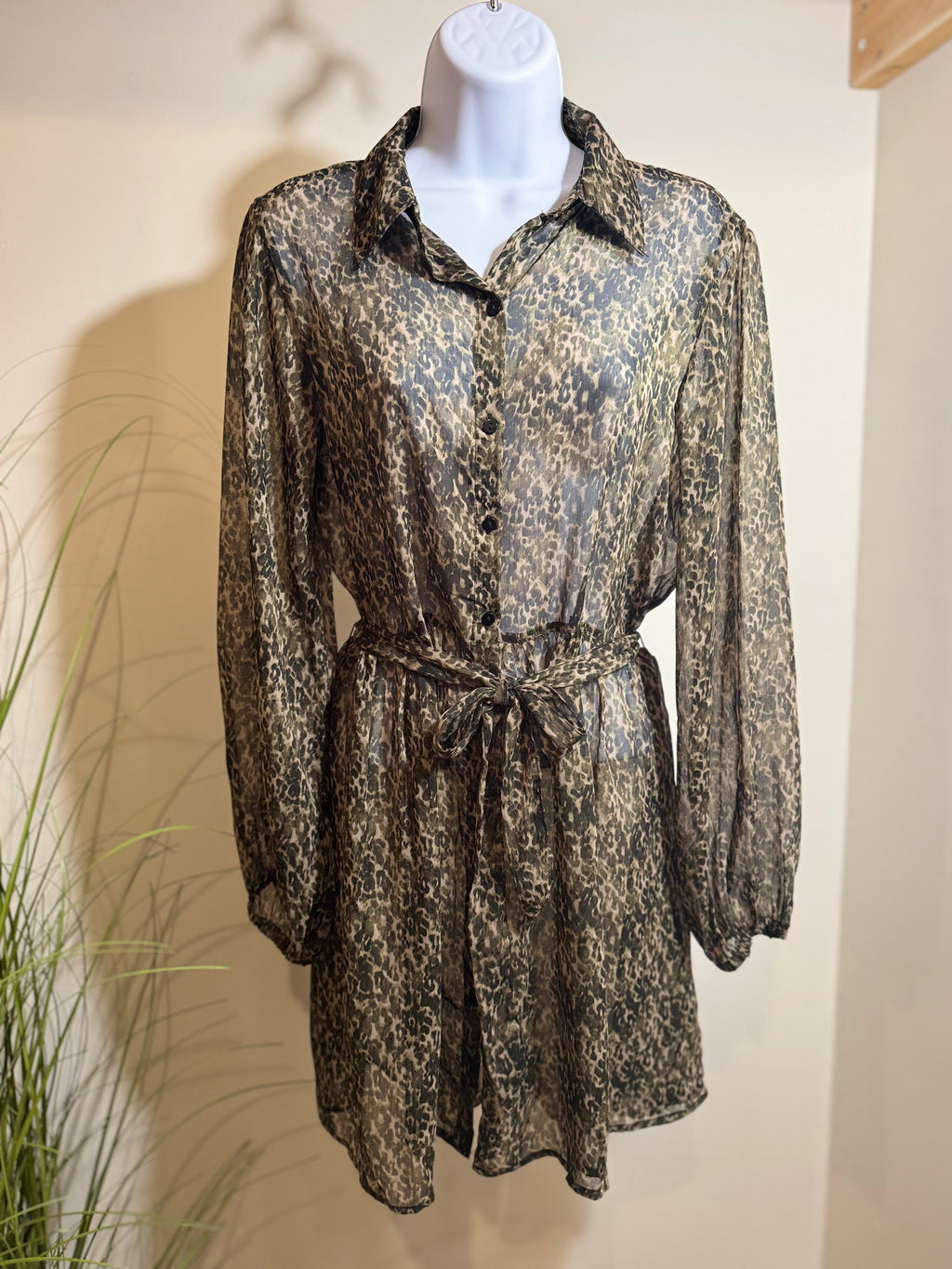 SHEER LEOPARD PRINT STRADIVARIUS LONG SLEEVE DRESS - Consigned with VARDO Vintage & Valuables vvvardo.ca (Copy)