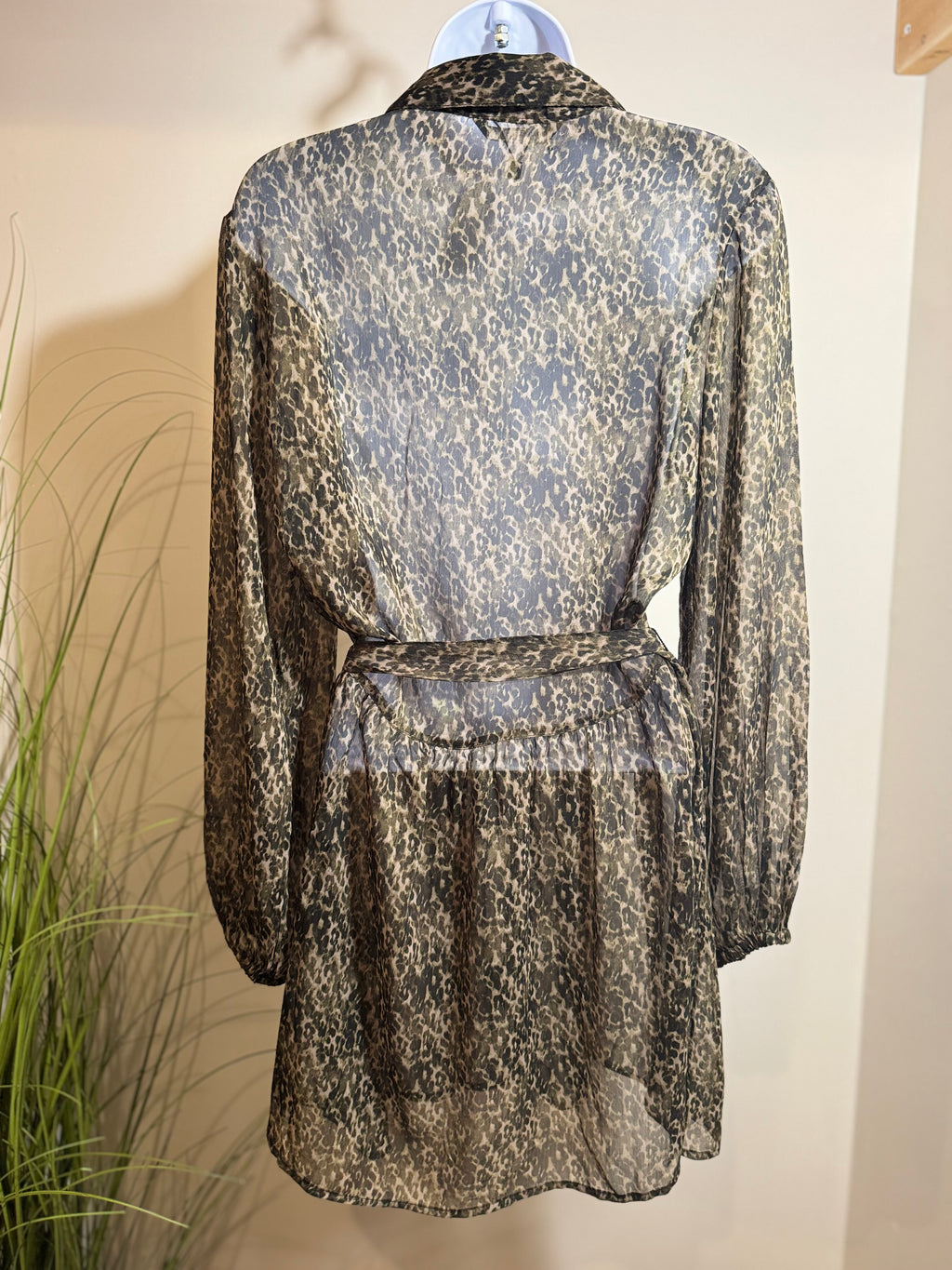 SHEER LEOPARD PRINT STRADIVARIUS LONG SLEEVE DRESS - Consigned with VARDO Vintage & Valuables vvvardo.ca (Copy)
