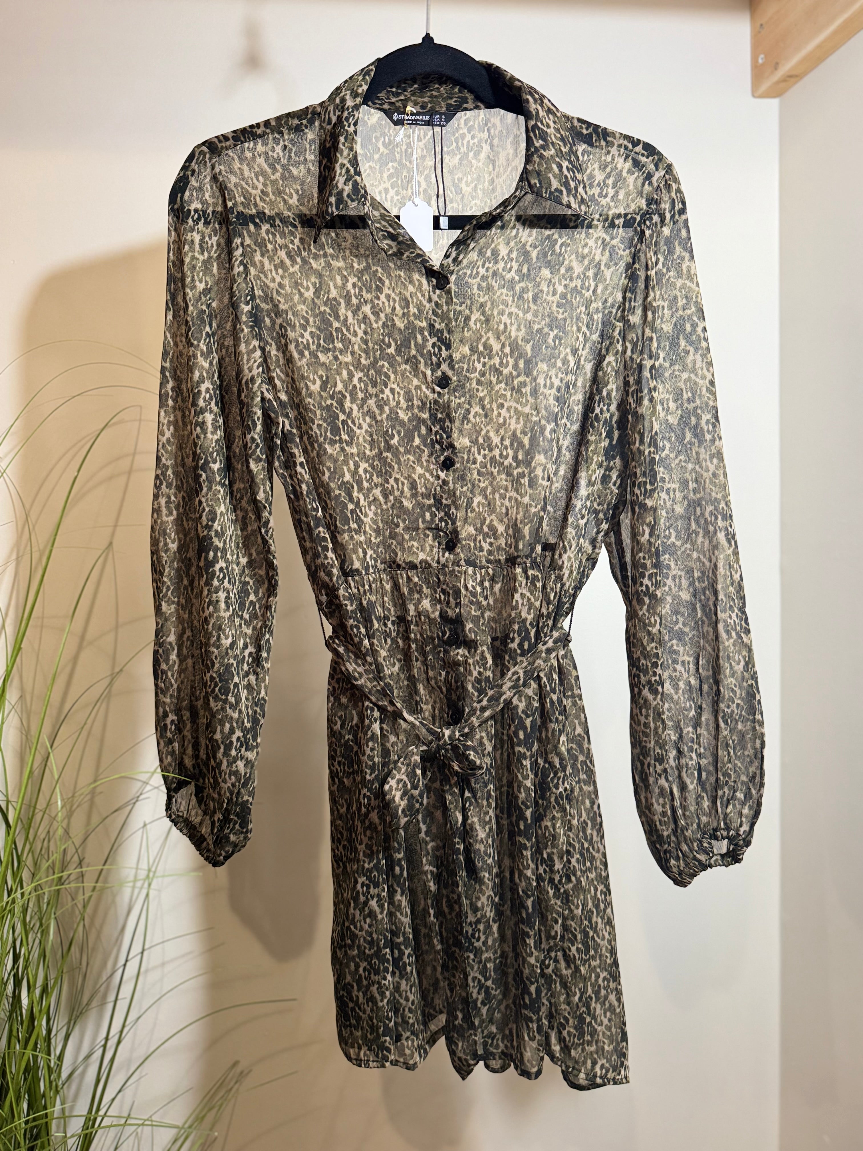 SHEER LEOPARD PRINT STRADIVARIUS LONG SLEEVE DRESS - Consigned with VARDO Vintage & Valuables vvvardo.ca (Copy)