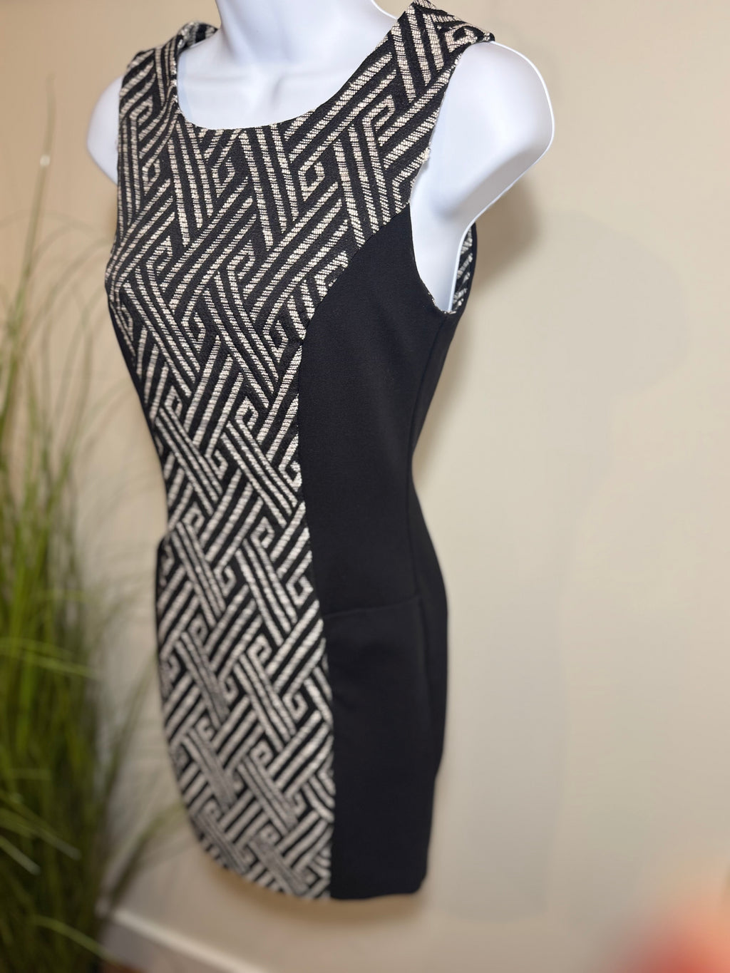 VINTAGE XX1 SHEATH DRESS - Consigned with VARDO Vintage & Valuables vvvardo.ca