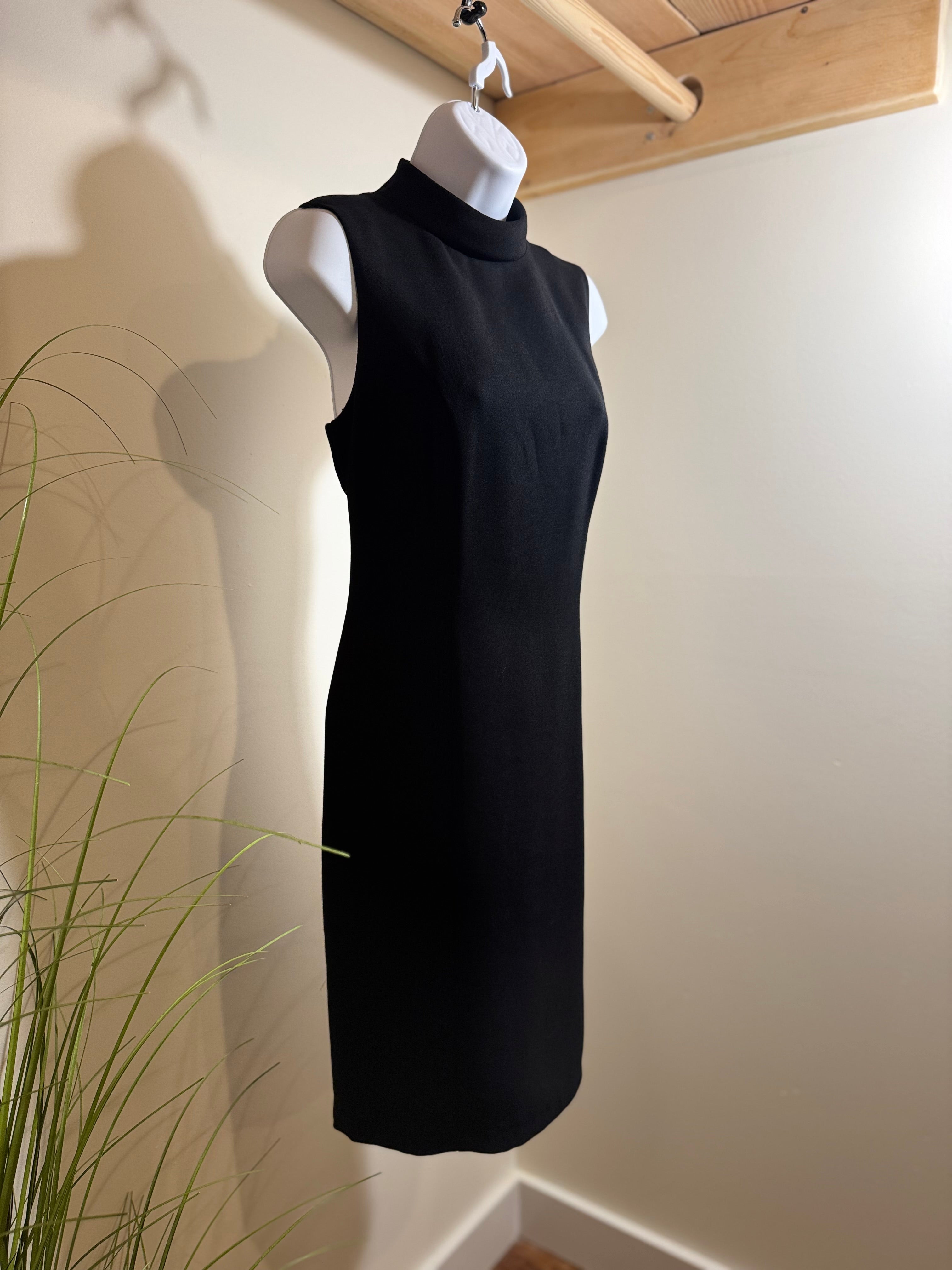 CHAPTER ONE SPORTSWEAR INC. SHEATH DRESS - Consigned with VARDO Vintage & Valuables vvvardo.ca