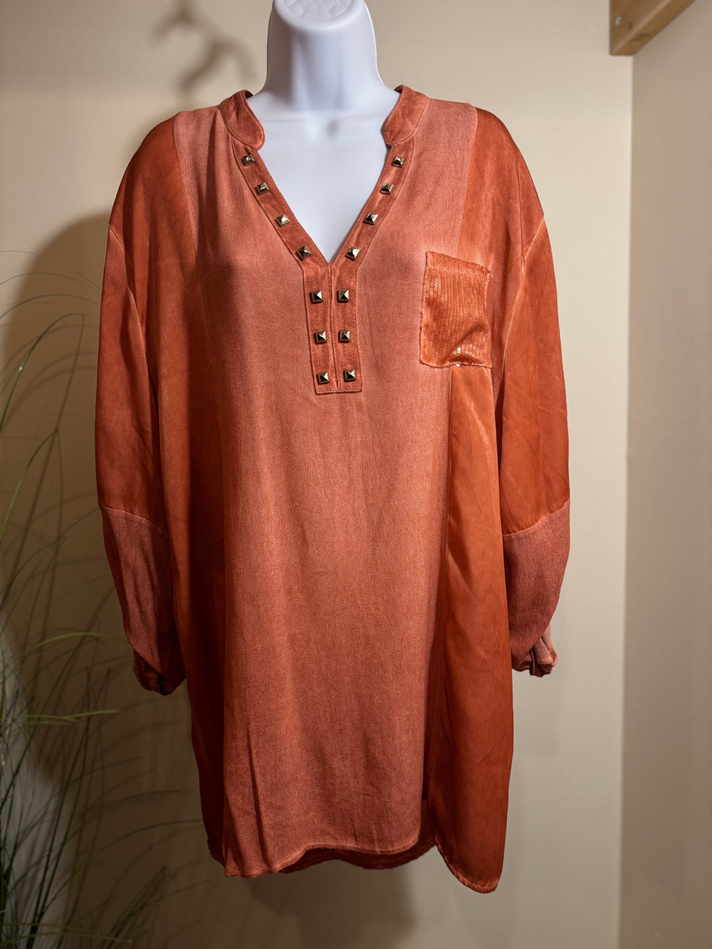 PAPA VANCOUVER STUDDED TUNIC TOP- Consigned with VARDO Vintage & Valuables vvvardo.ca