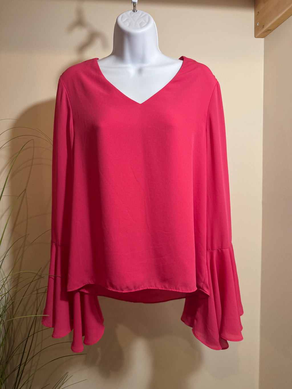 pink SUZY SHIER blouse with large ruffle FLOUNCY SLEEVES - Consigned with VARDO Vintage & Valuables vvvardo.ca