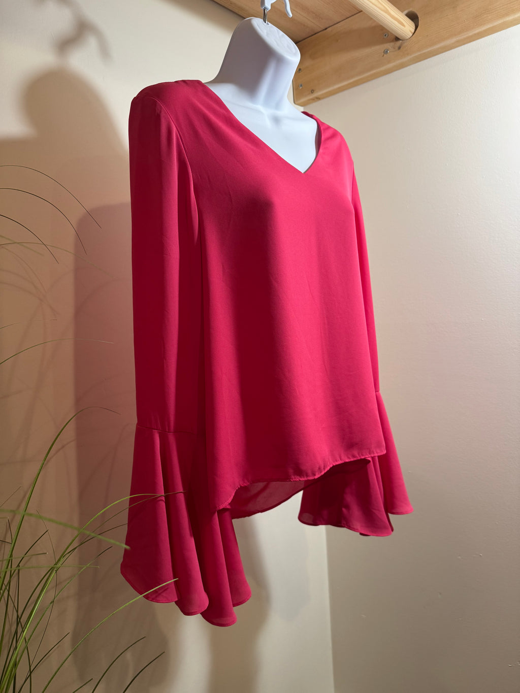 pink SUZY SHIER blouse with large ruffle FLOUNCY SLEEVES - Consigned with VARDO Vintage & Valuables vvvardo.ca