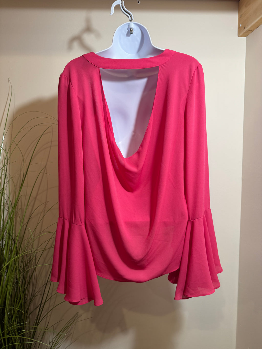 pink SUZY SHIER blouse with large ruffle FLOUNCY SLEEVES - Consigned with VARDO Vintage & Valuables vvvardo.ca