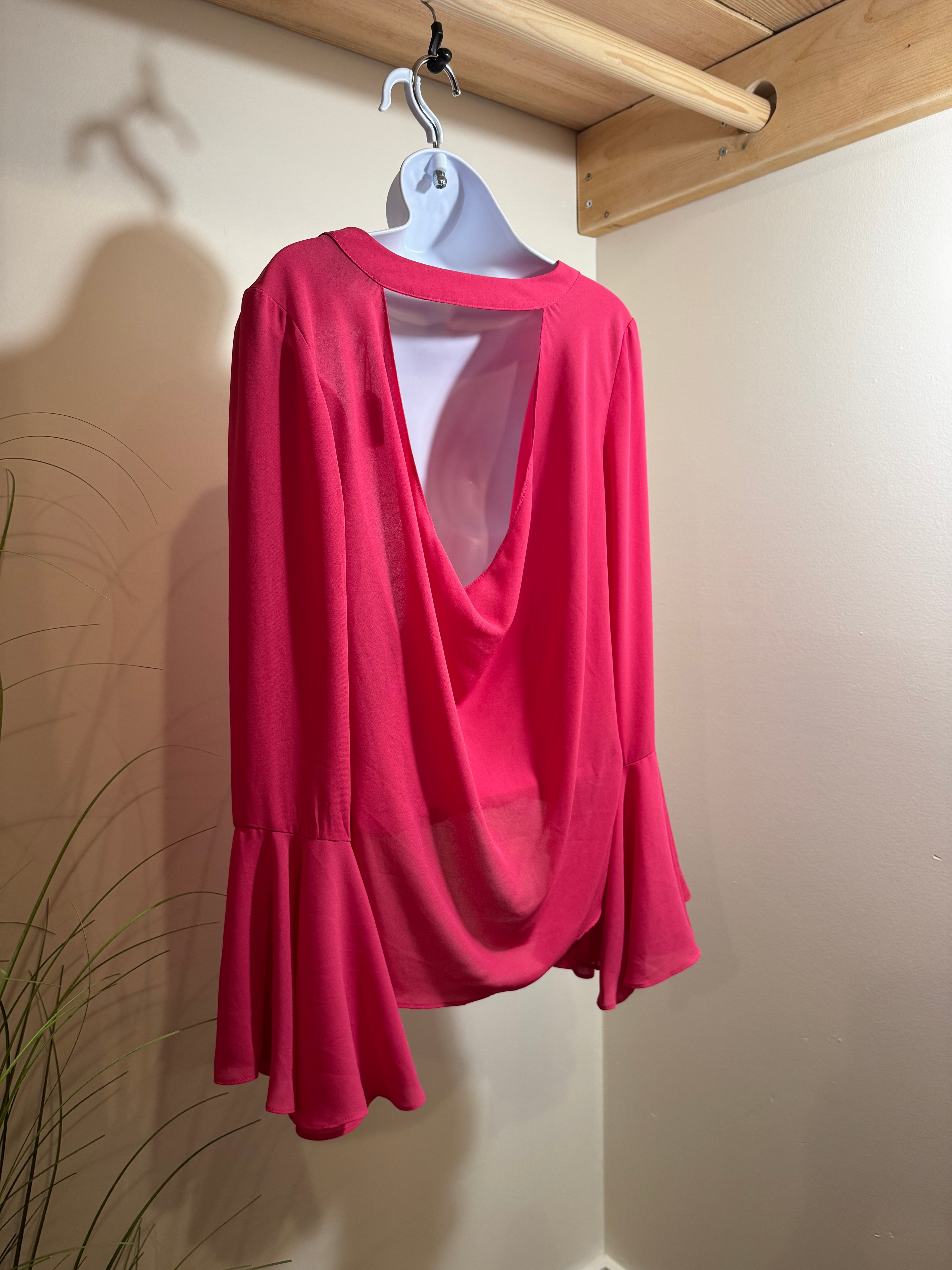 pink SUZY SHIER blouse with large ruffle FLOUNCY SLEEVES - Consigned with VARDO Vintage & Valuables vvvardo.ca