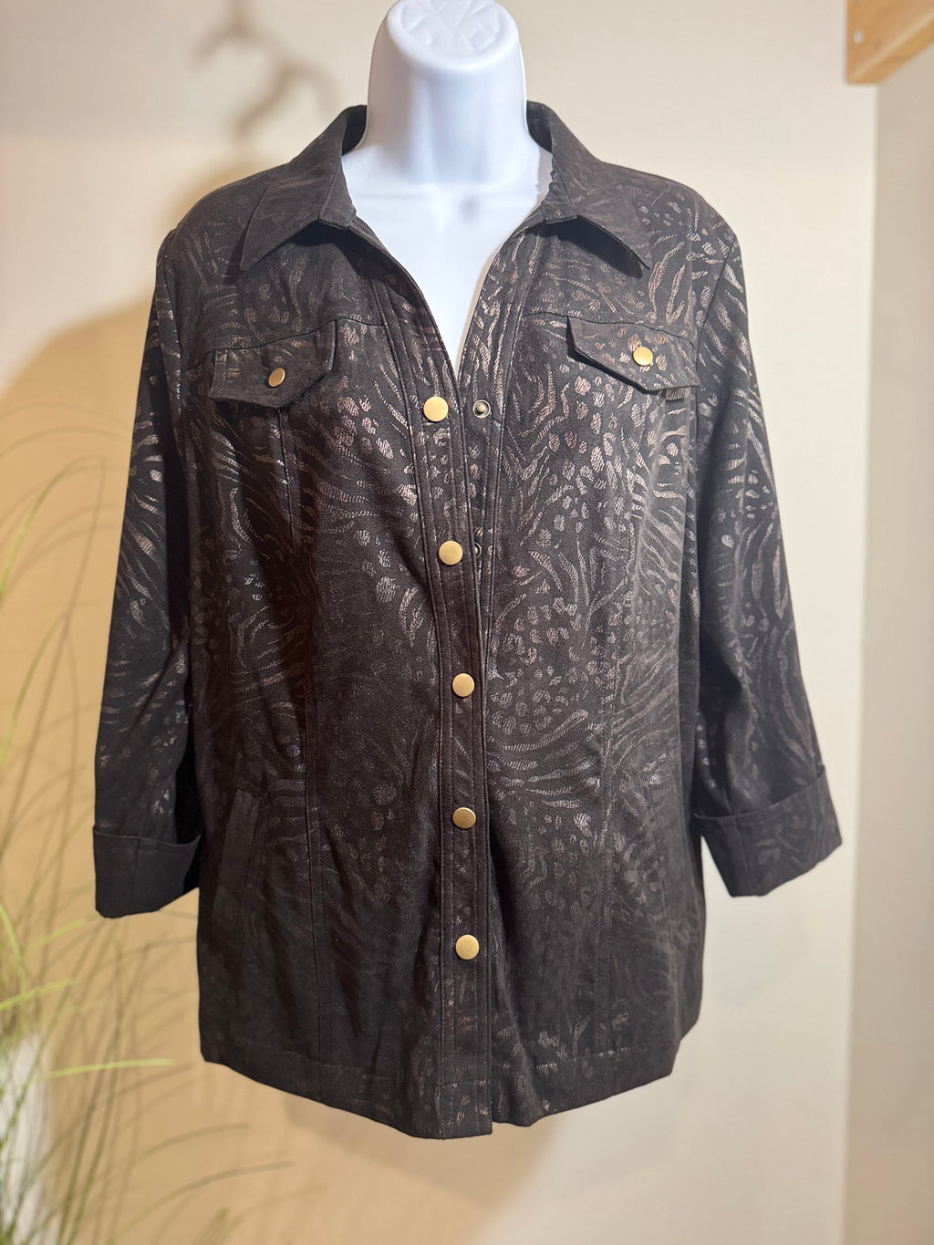 JM Collection Faux Suede Jacket Shirt Petite Black Bronze Animal Print- Consigned with VARDO Vintage & Valuables vvvardo.ca