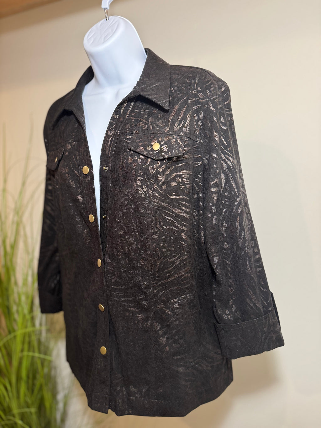 JM Collection Faux Suede Jacket Shirt Petite Black Bronze Animal Print- Consigned with VARDO Vintage & Valuables vvvardo.ca