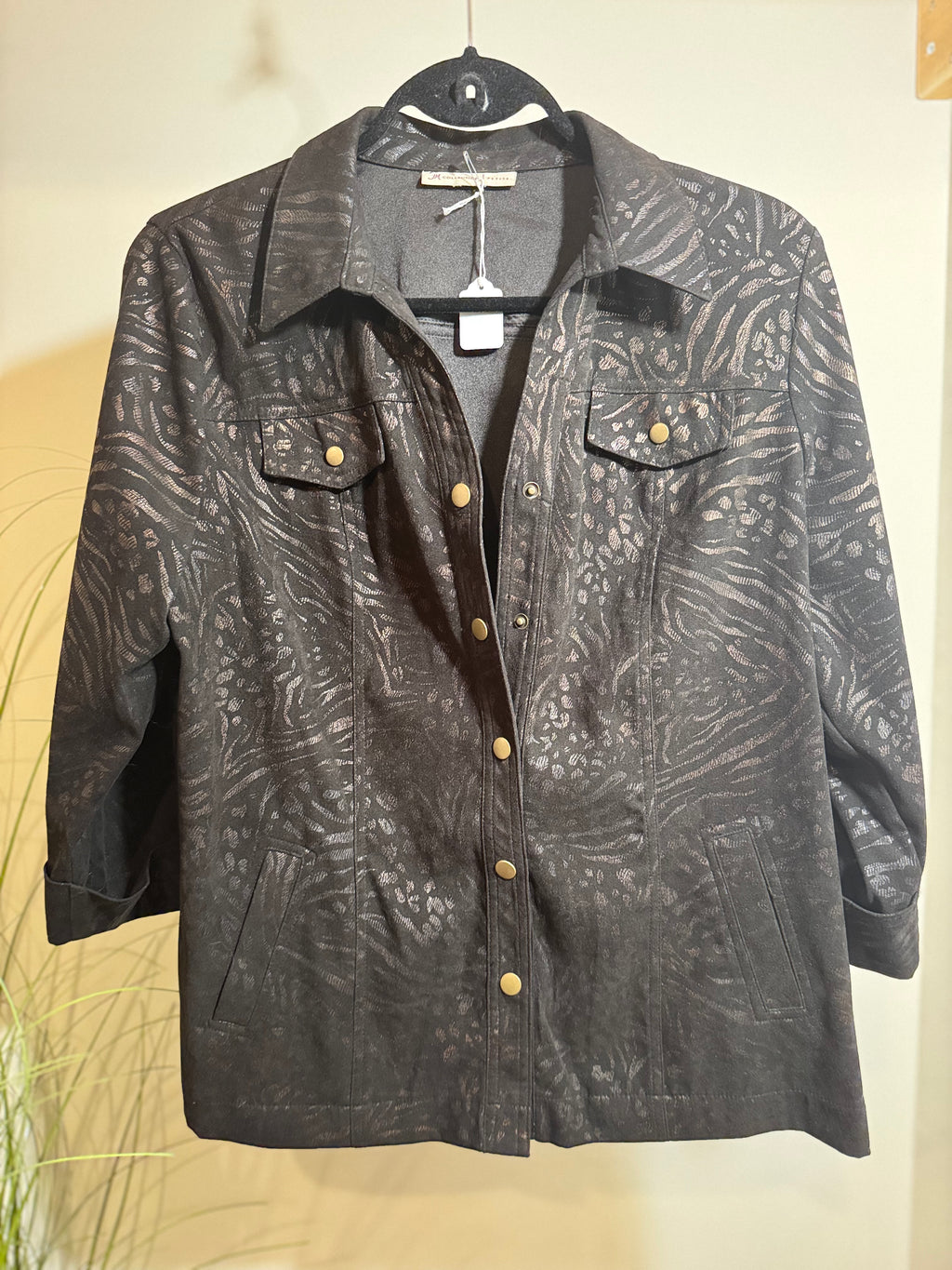 JM Collection Faux Suede Jacket Shirt Petite Black Bronze Animal Print- Consigned with VARDO Vintage & Valuables vvvardo.ca