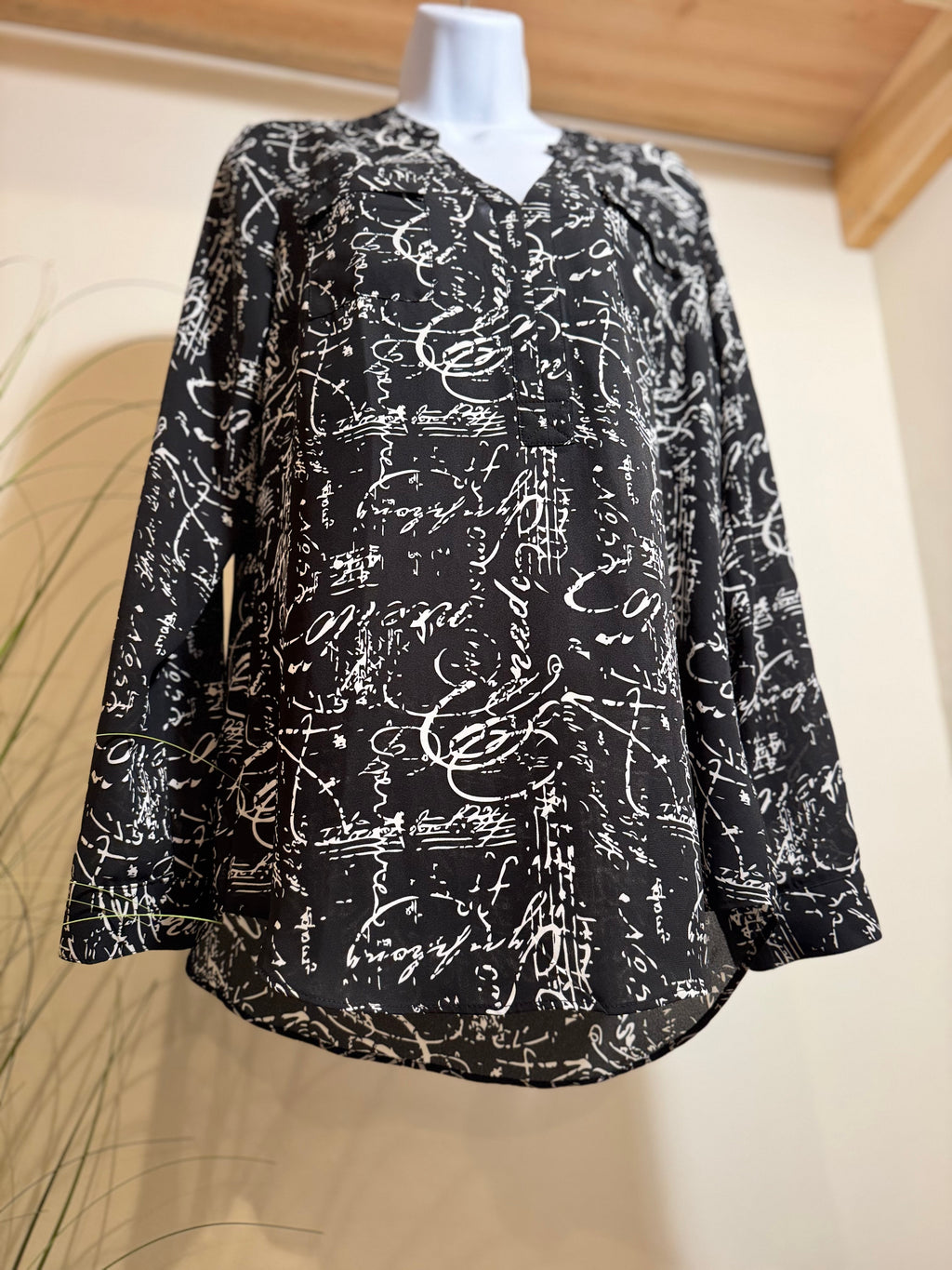 KISMET LONG SLEEVE BLOUSE - Consigned with VARDO Vintage & Valuables vvvardo.ca