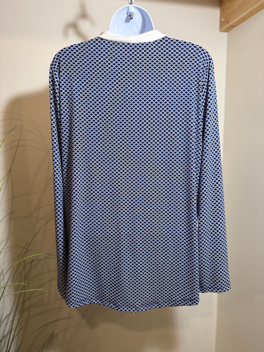 JONES LONG SLEEVE TUNIC TOP- Consigned with VARDO Vintage & Valuables vvvardo.ca