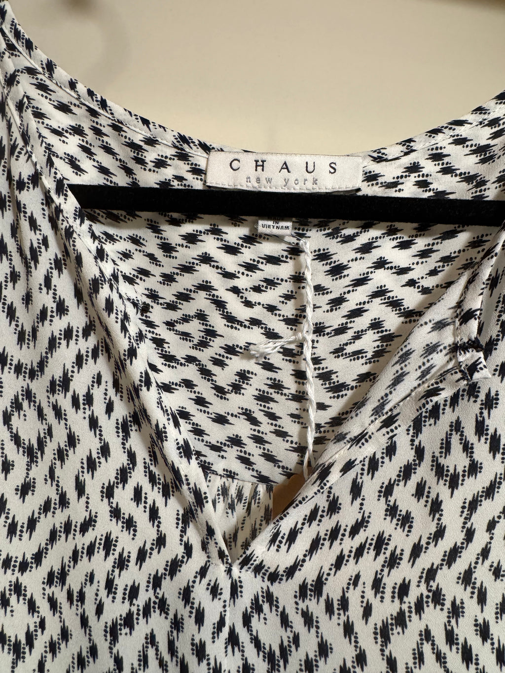 Chaus Long Sleeve Front Tie BLOUSE - Consigned with VARDO Vintage & Valuables vvvardo.ca