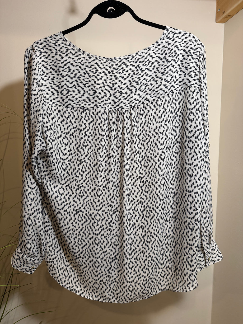 Chaus Long Sleeve Front Tie BLOUSE - Consigned with VARDO Vintage & Valuables vvvardo.ca