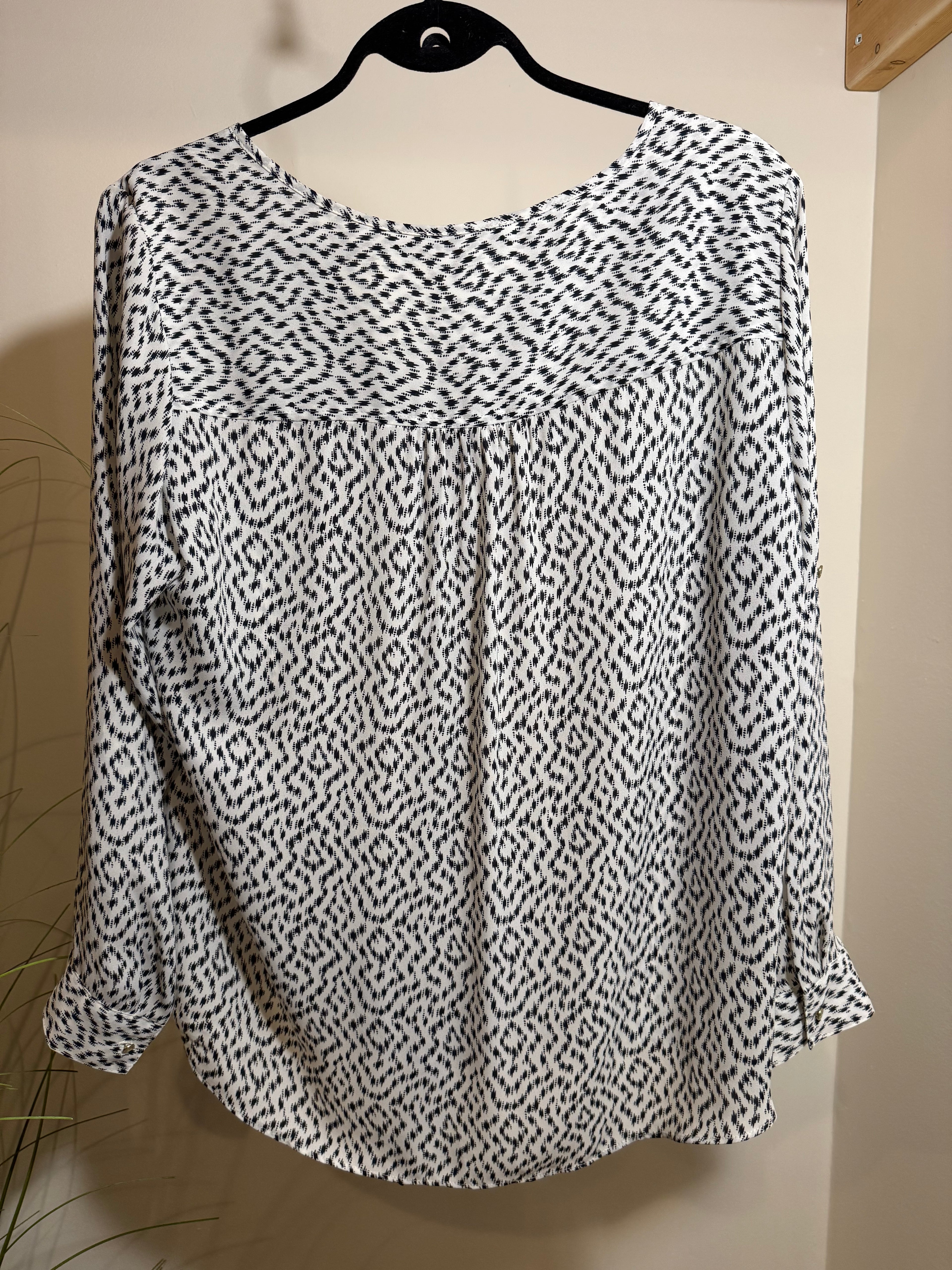 Chaus Long Sleeve Front Tie BLOUSE - Consigned with VARDO Vintage & Valuables vvvardo.ca