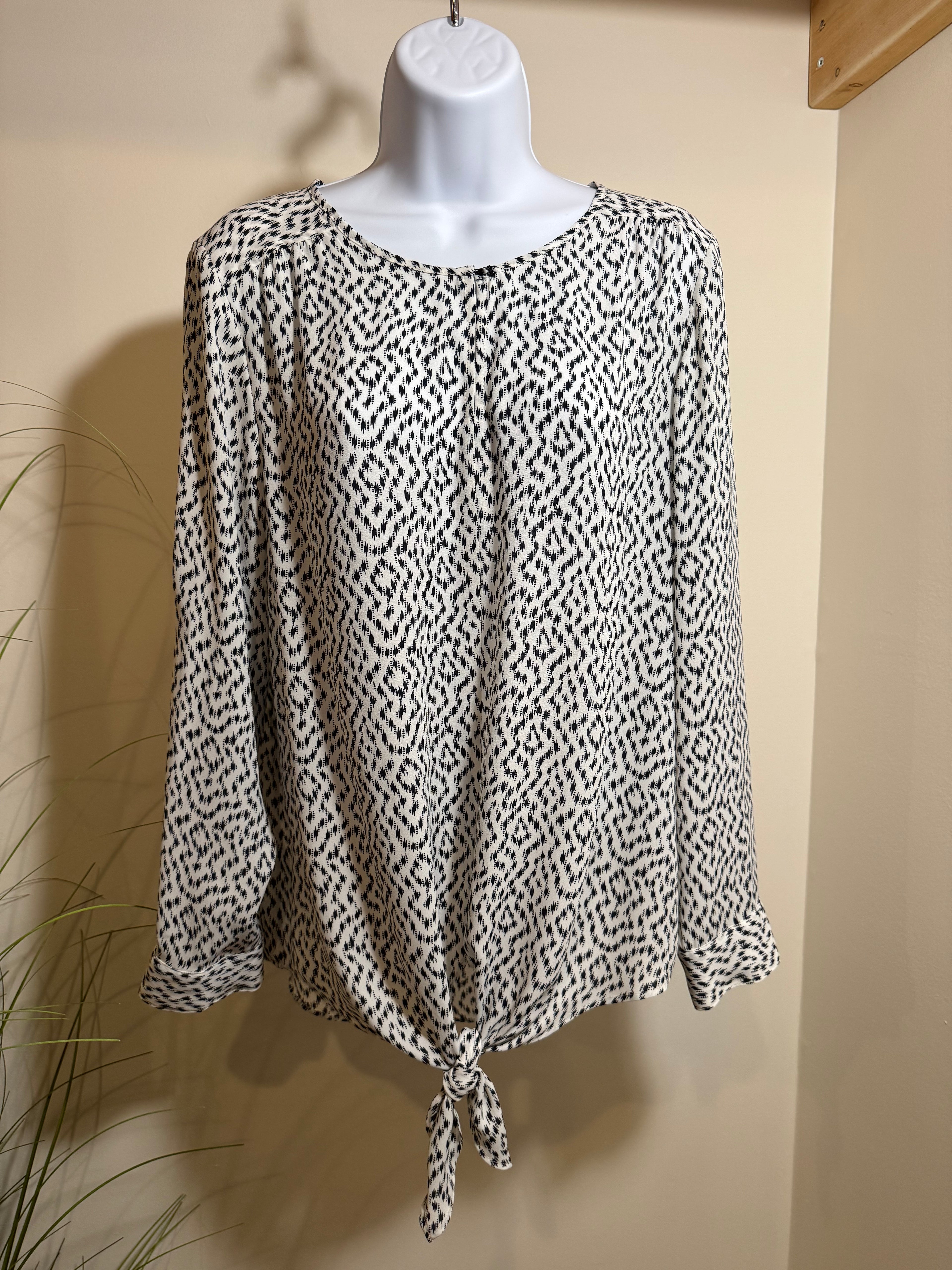 Chaus Long Sleeve Front Tie BLOUSE - Consigned with VARDO Vintage & Valuables vvvardo.ca