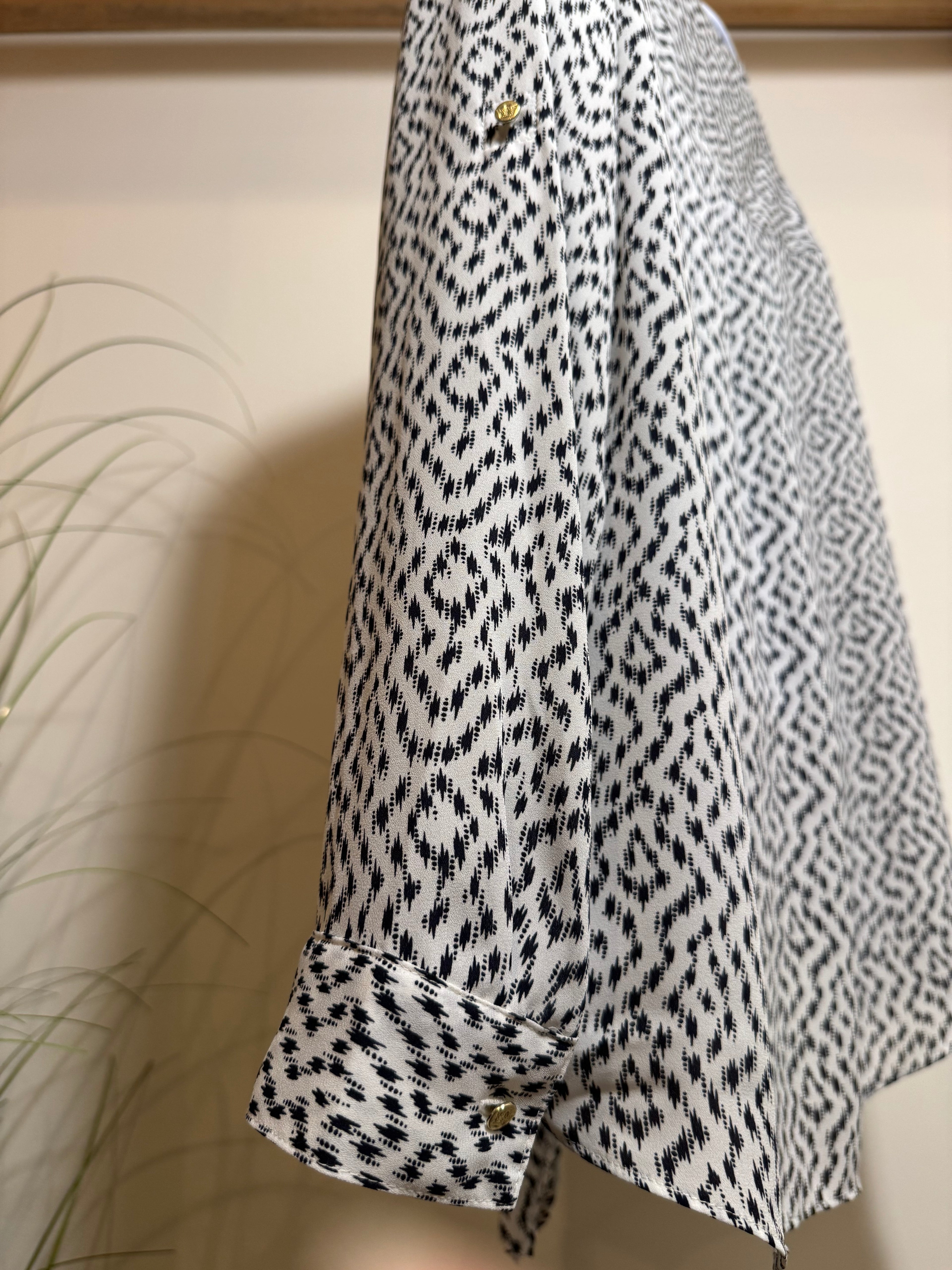 Chaus Long Sleeve Front Tie BLOUSE - Consigned with VARDO Vintage & Valuables vvvardo.ca