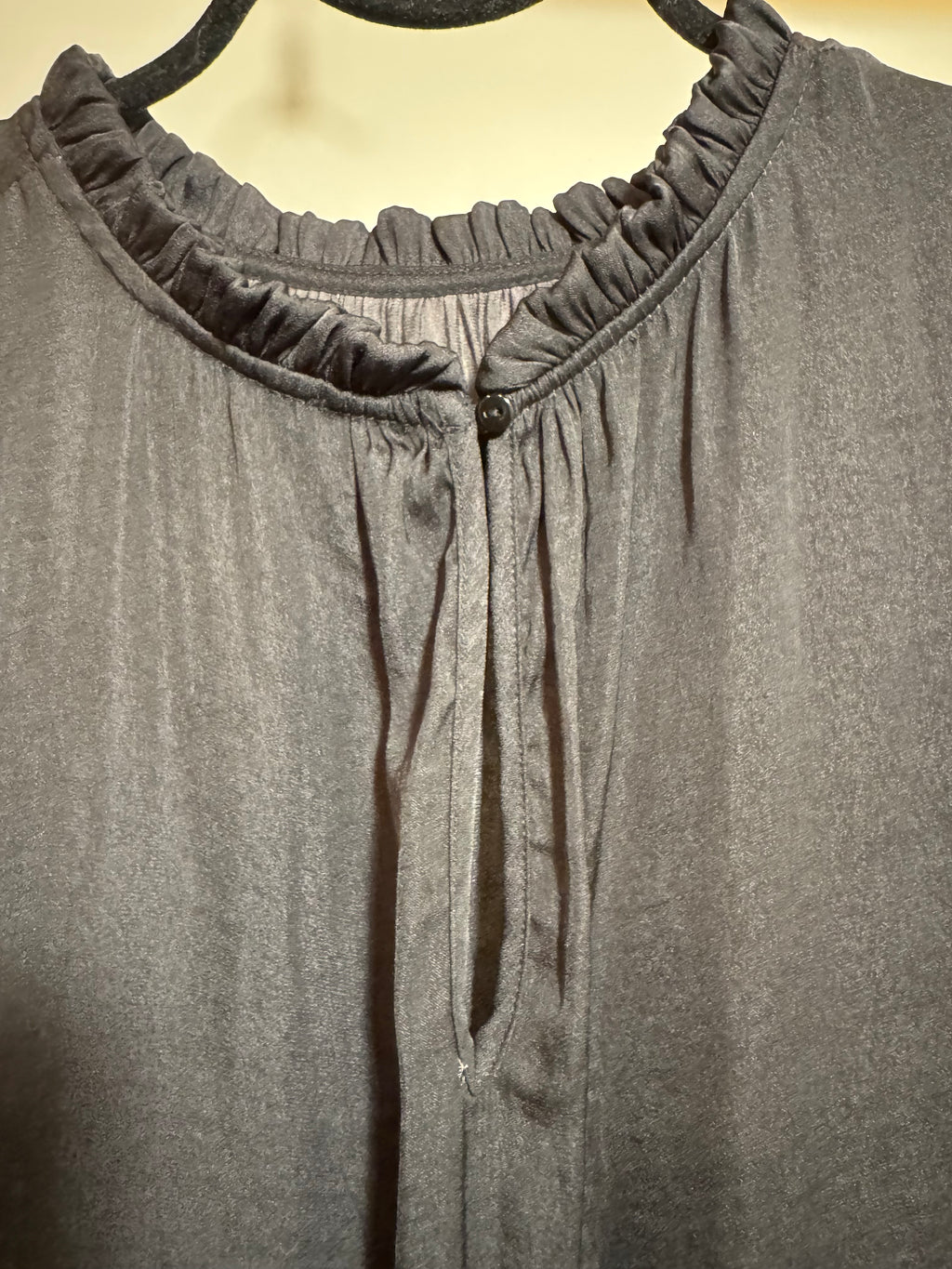 CAROLINA BELLE MONTREAL BLOUSE - Consigned with VARDO Vintage & Valuables vvvardo.ca