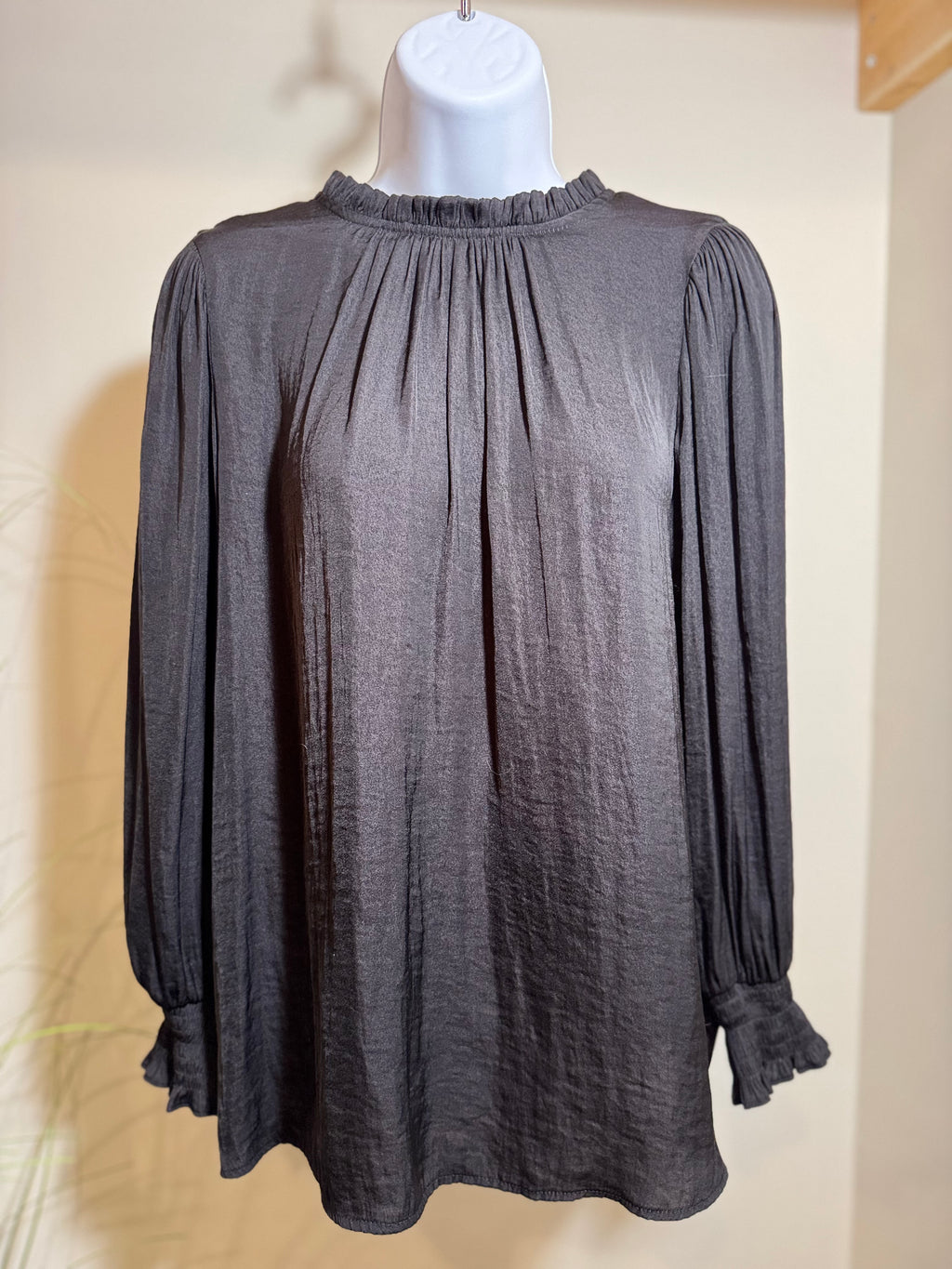 CAROLINA BELLE MONTREAL BLOUSE - Consigned with VARDO Vintage & Valuables vvvardo.ca