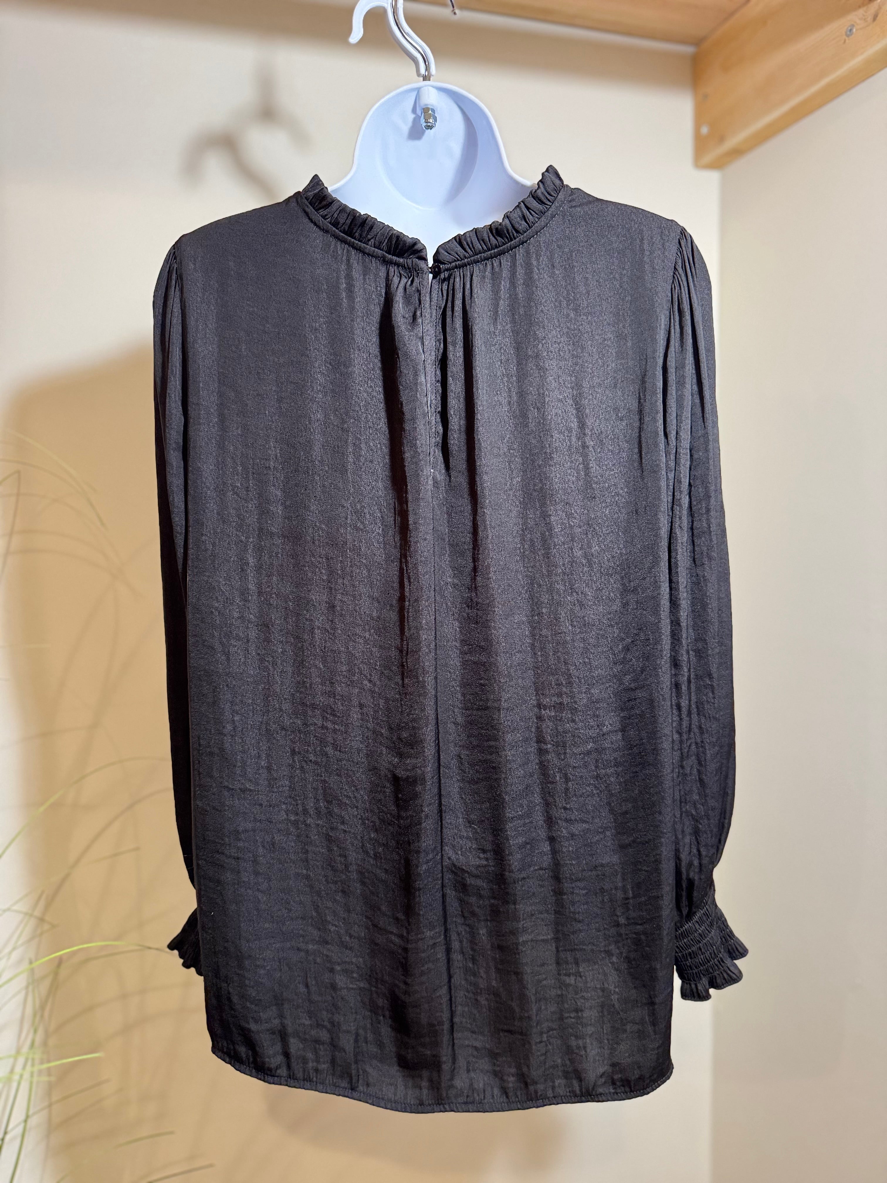 CAROLINA BELLE MONTREAL BLOUSE - Consigned with VARDO Vintage & Valuables vvvardo.ca