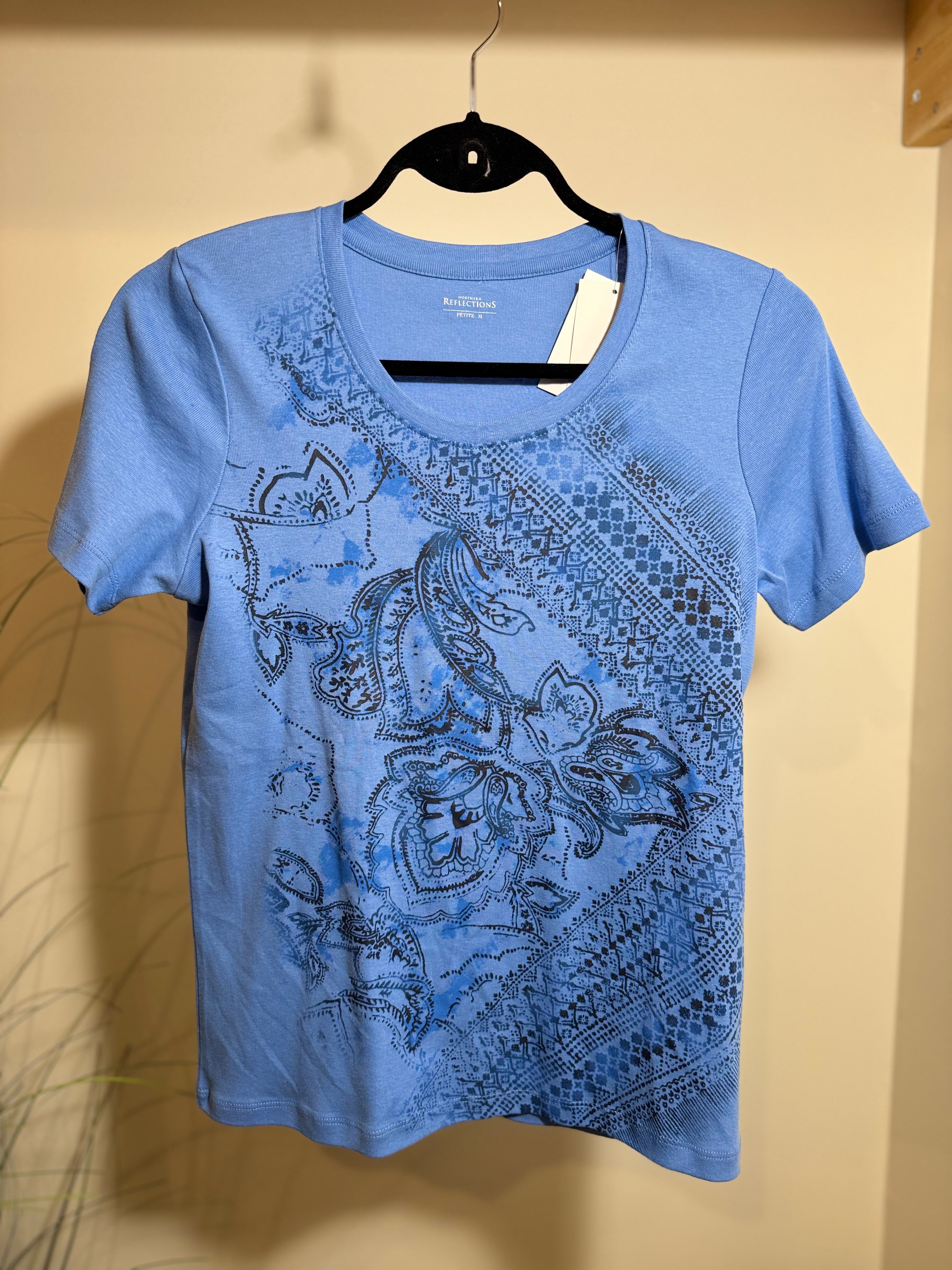 NORTHERN REFECTIONS PETITE T-SHIRT- Consigned with VARDO Vintage & Valuables vvvardo.ca