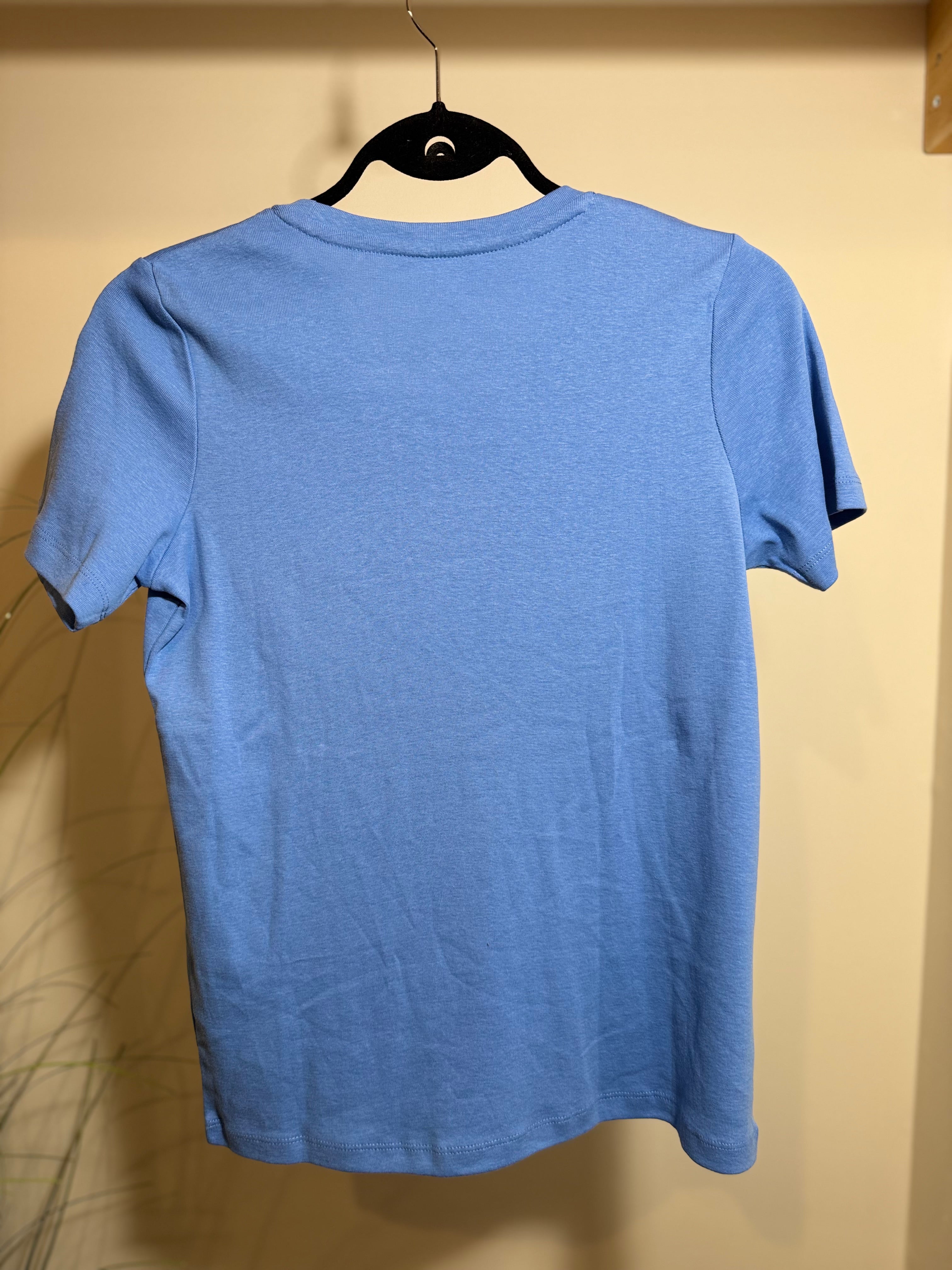 NORTHERN REFECTIONS PETITE T-SHIRT- Consigned with VARDO Vintage & Valuables vvvardo.ca