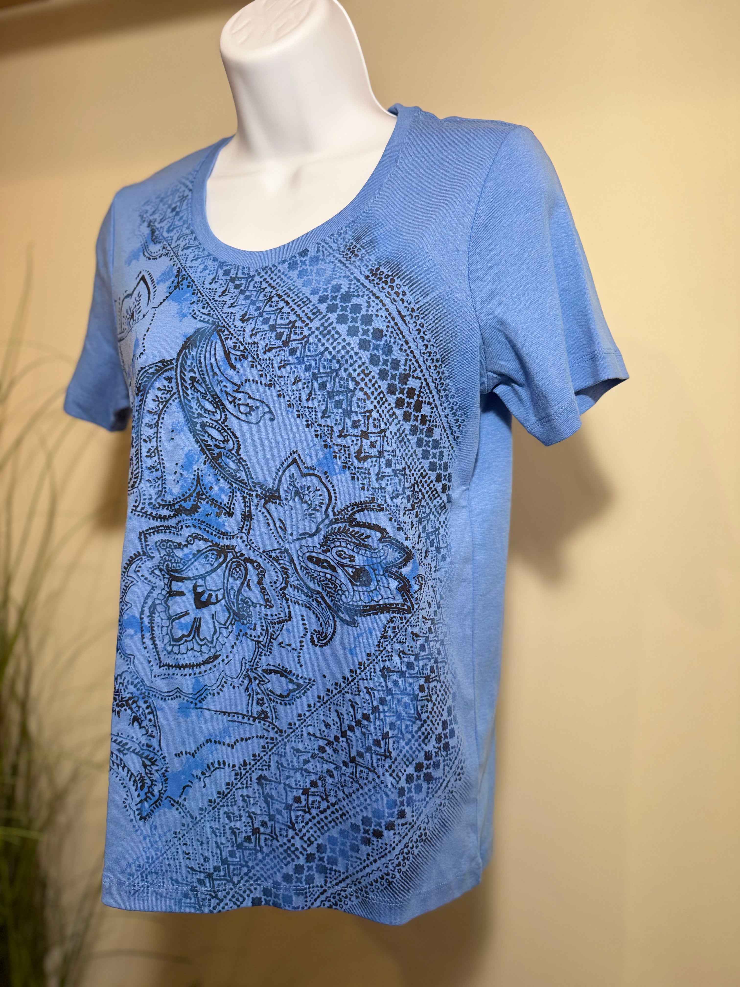 NORTHERN REFECTIONS PETITE T-SHIRT- Consigned with VARDO Vintage & Valuables vvvardo.ca