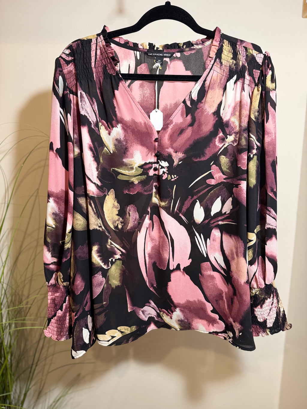ZAC & RACHEL large print  BLOUSE- Consigned with VARDO Vintage & Valuables vvvardo.ca