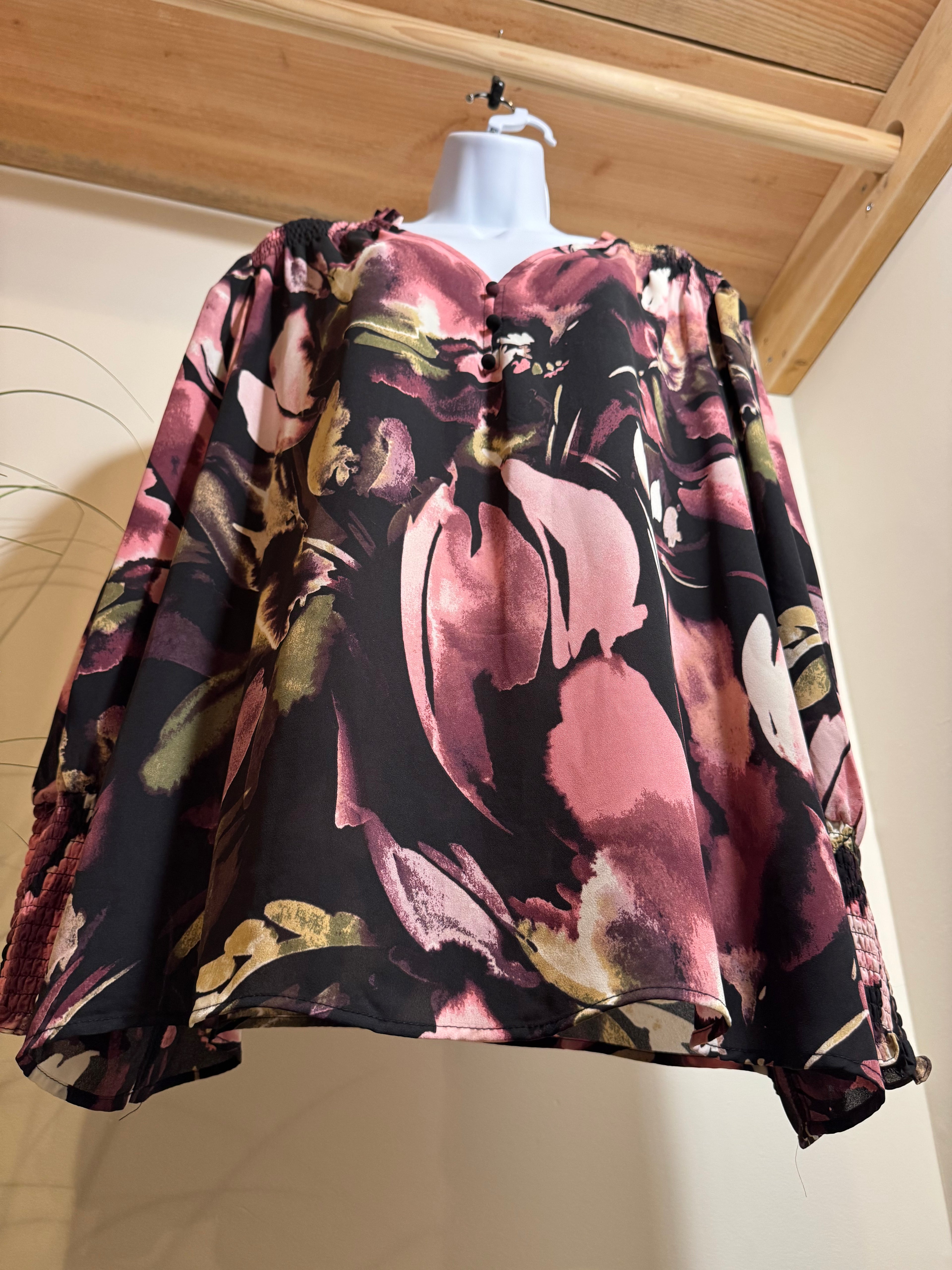 ZAC & RACHEL large print  BLOUSE- Consigned with VARDO Vintage & Valuables vvvardo.ca