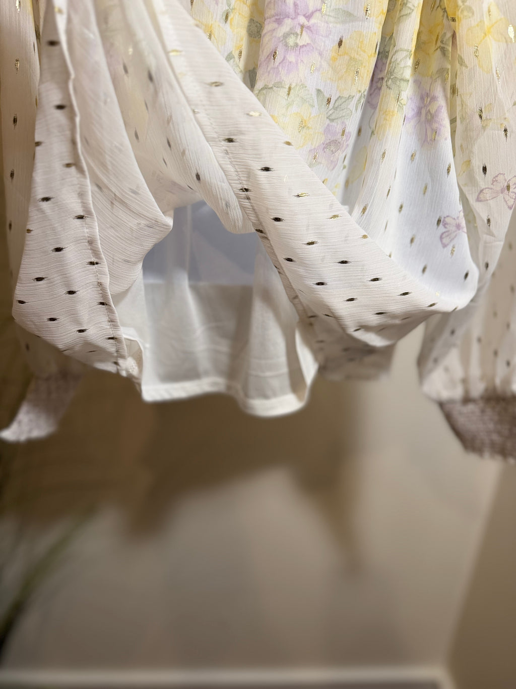 Autres Filles Elegant FLORAL BLOUSE- Consigned with VARDO Vintage & Valuables vvvardo.ca