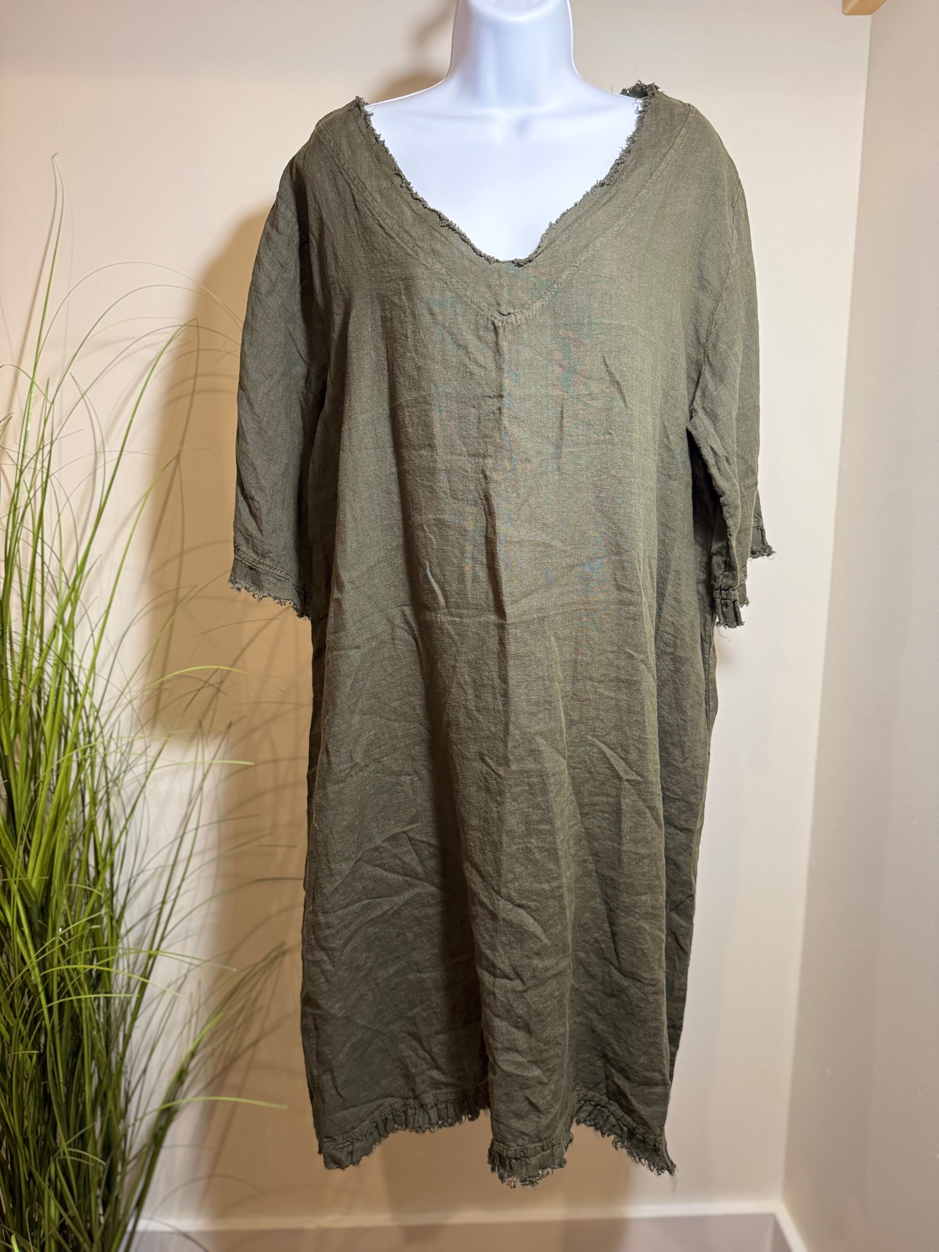 STELLA MARTINI dress - Consigned with VARDO Vintage & Valuables vvvardo.ca