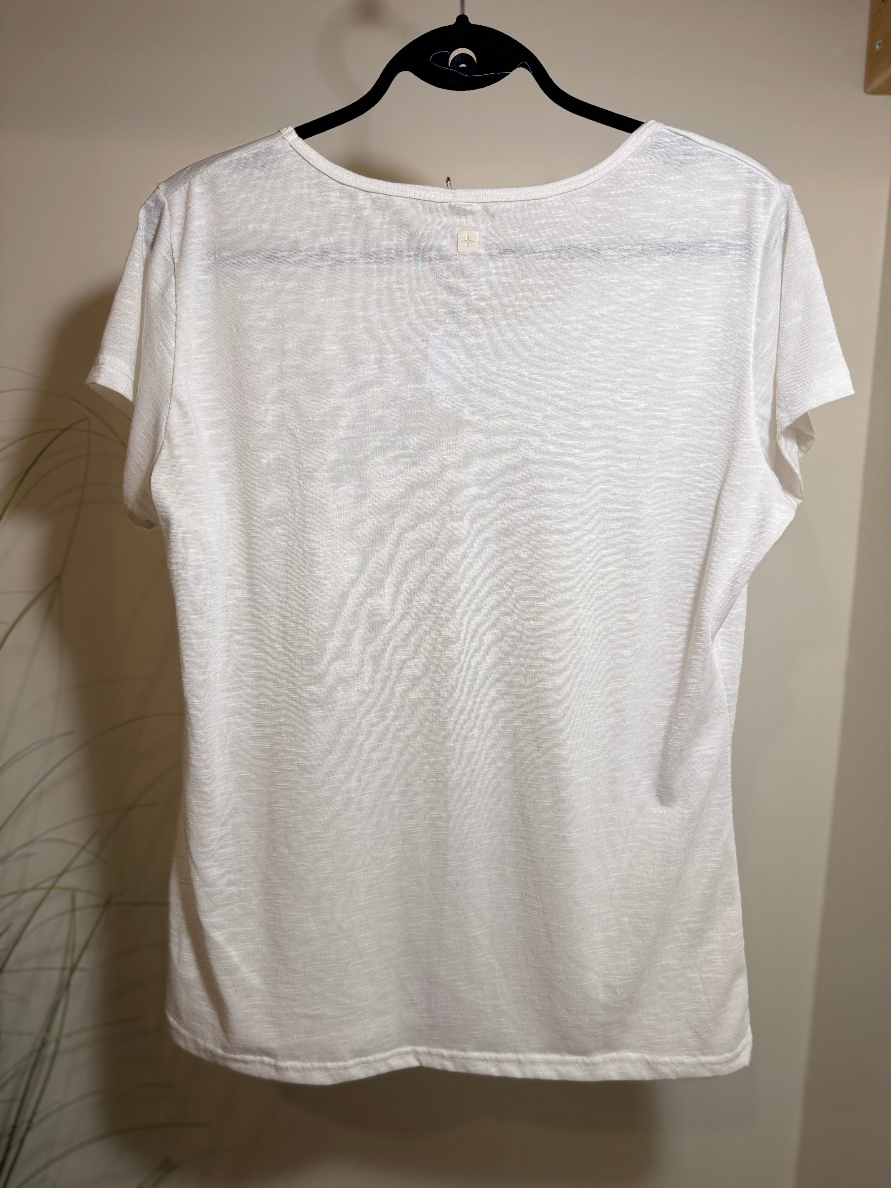 MOUNTAIN WAREHOUSE Agra Quick-Dry T-Shirt - Consigned with VARDO Vintage & Valuables vvvardo.ca