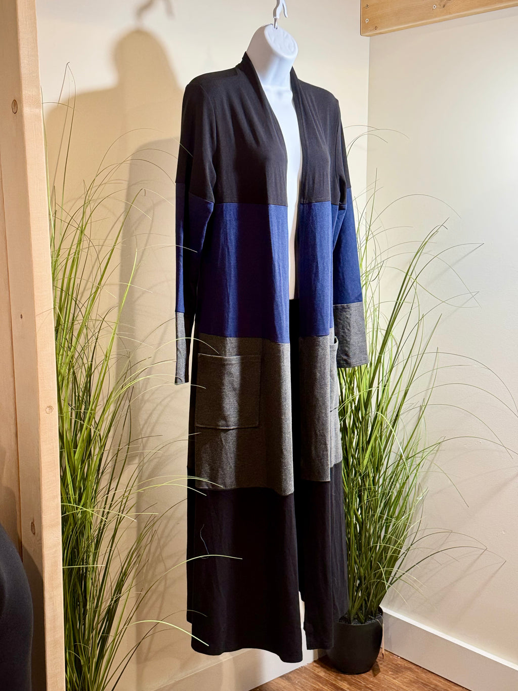 BLUE SKY CLOTHING CO. LONG COLOUR BLOCK JACKET - Consigned with VARDO Vintage & Valuables vvvardo.ca