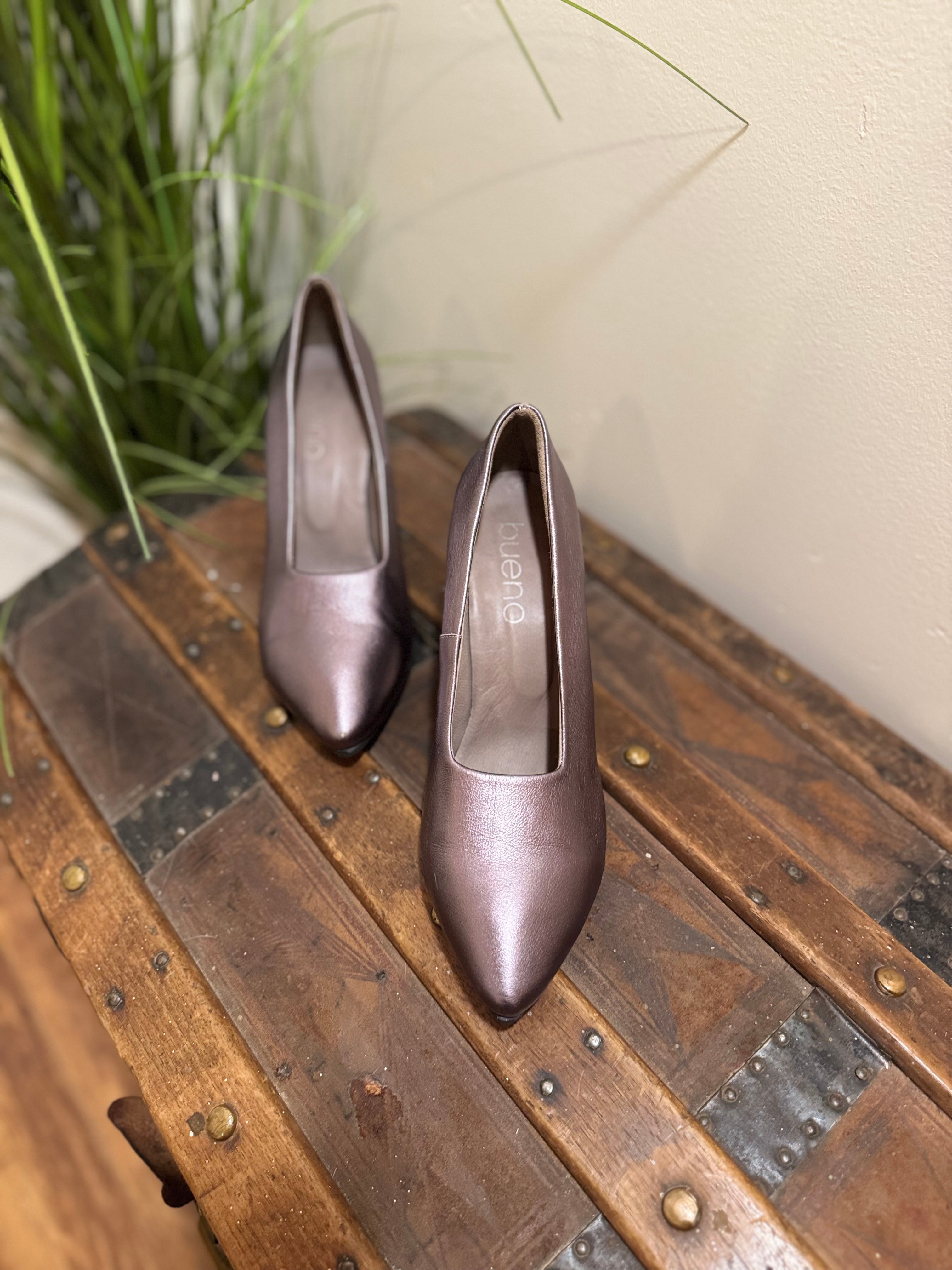 BUENO BLOCK HEEL METALLIC PUMPS - consigned with VARDO Vintage & Valuables vvvardo.ca