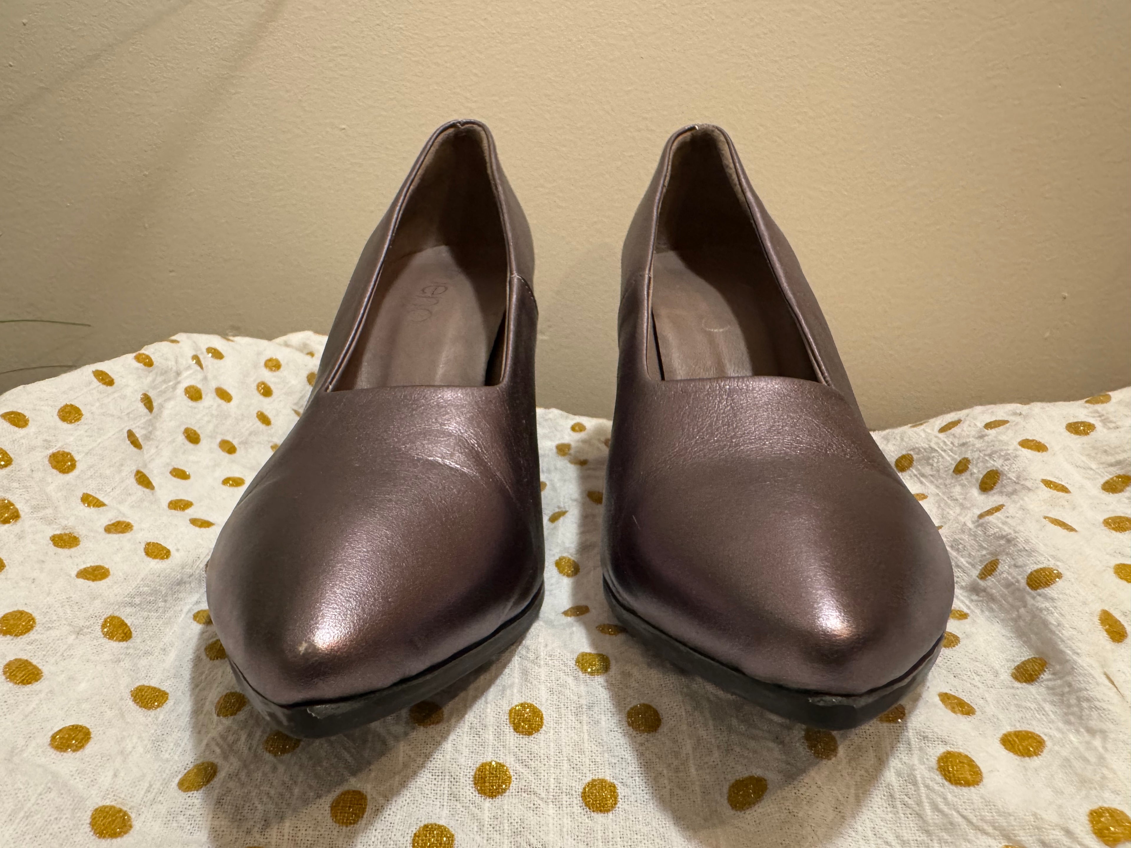 BUENO BLOCK HEEL METALLIC PUMPS - consigned with VARDO Vintage & Valuables vvvardo.ca