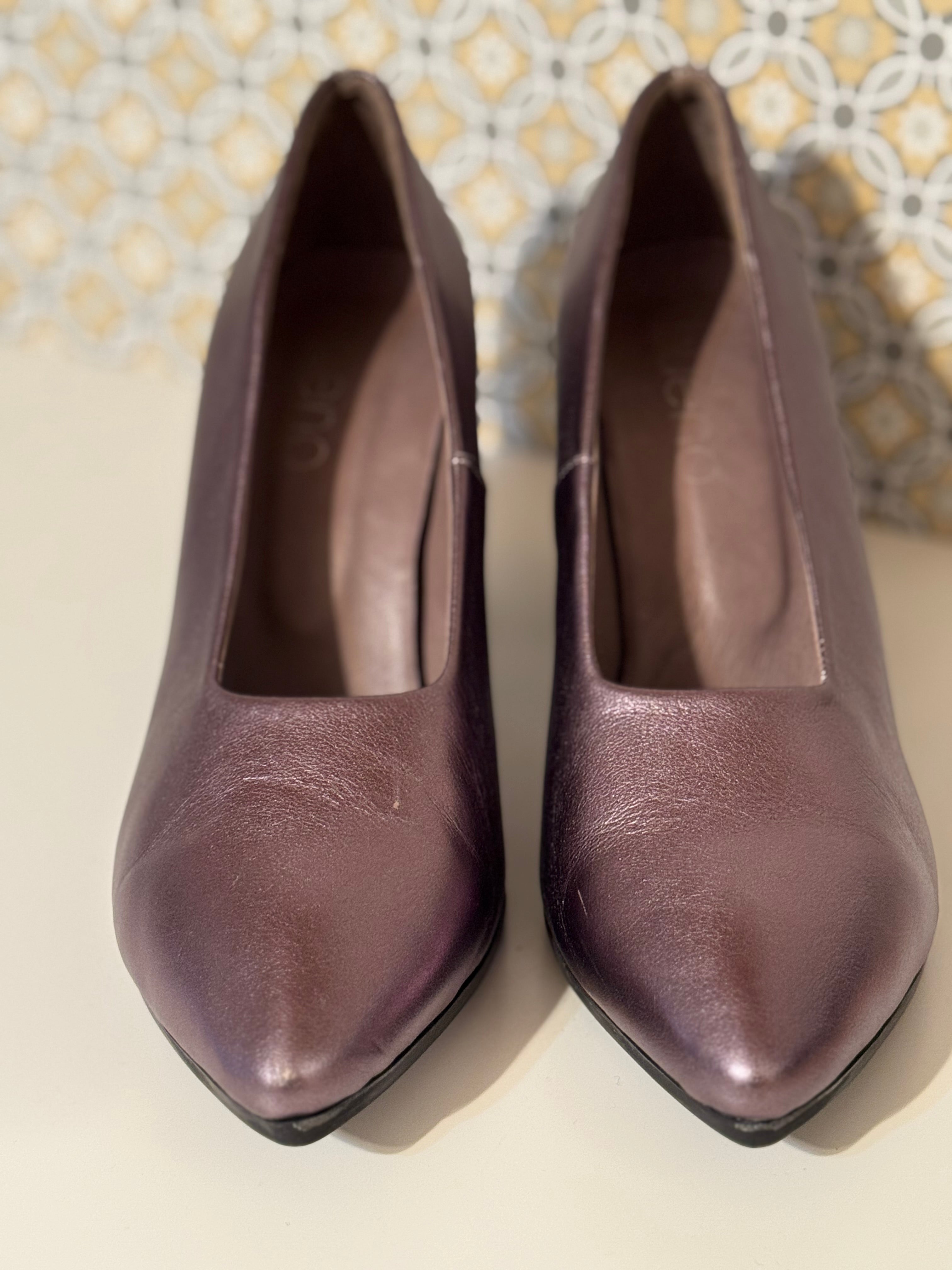 BUENO BLOCK HEEL METALLIC PUMPS - consigned with VARDO Vintage & Valuables vvvardo.ca