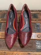 Escarpins Peter Kaiser en cuir verni bleu marine - confiés à VARDO Vintage &amp; Valuables