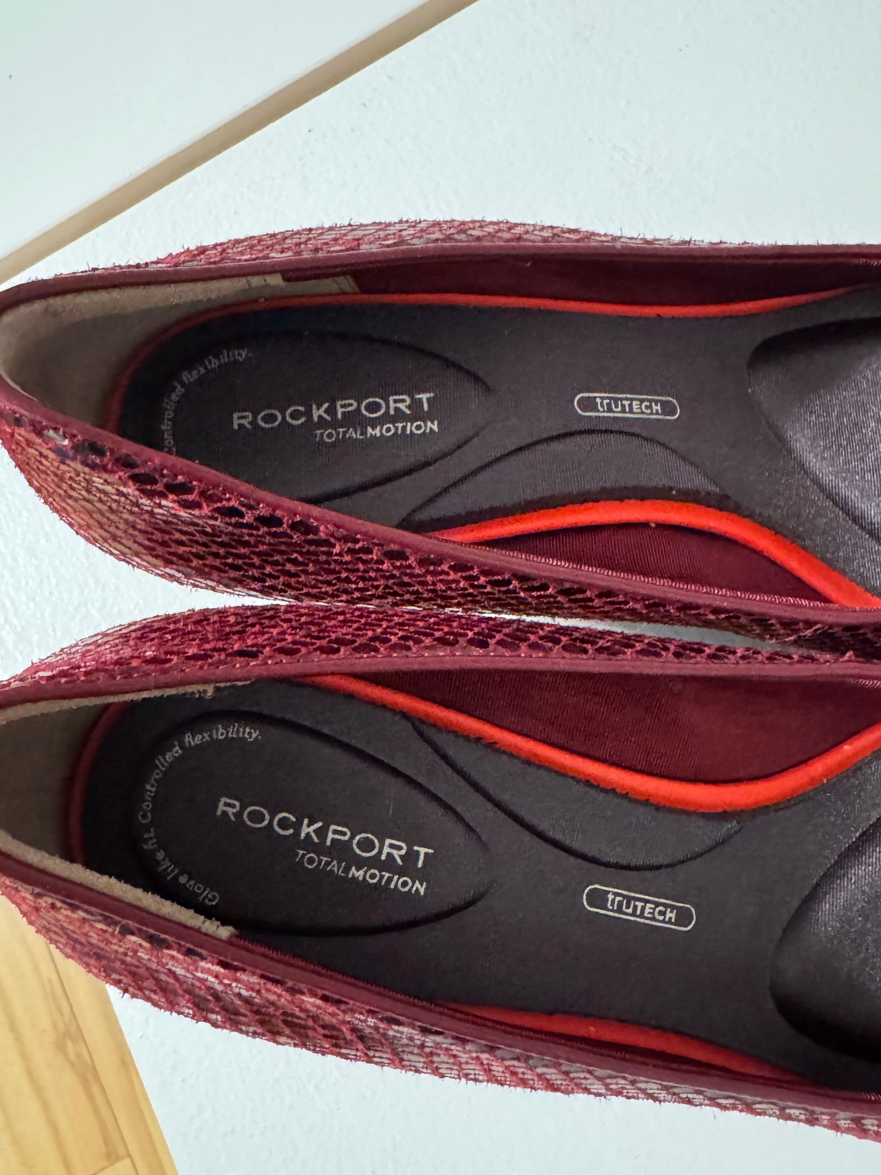 ROCKPORT TOTAL MOTION SNAKE SKIN DESIGN LEATHER PUMPS - consigned with VARDO Vintage & Valuables vvvardo.ca