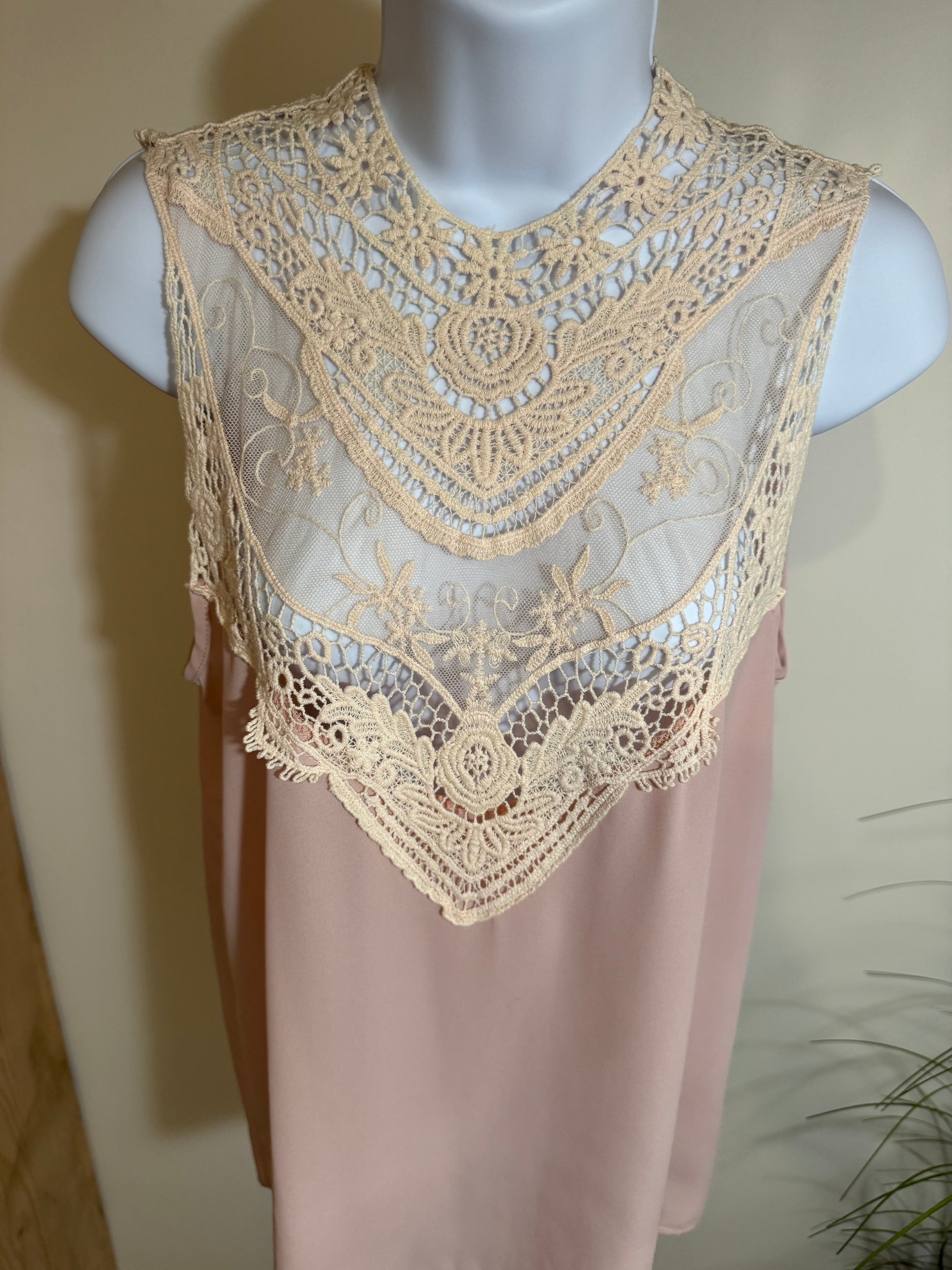 Sleeveless Crochet Lace Blouse- Pink