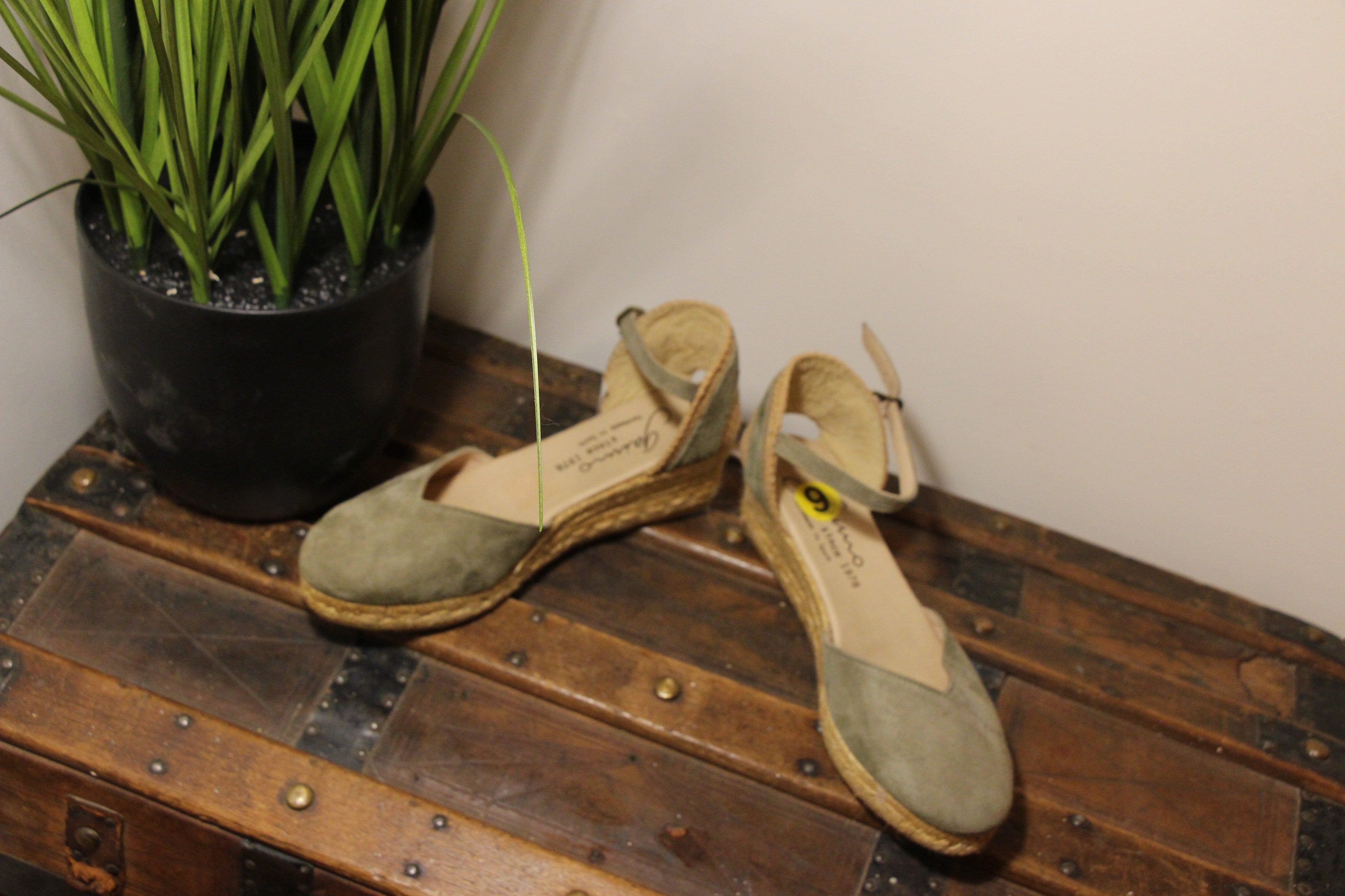 Brand New Size 9 Gaimo Wedges Made in Spain