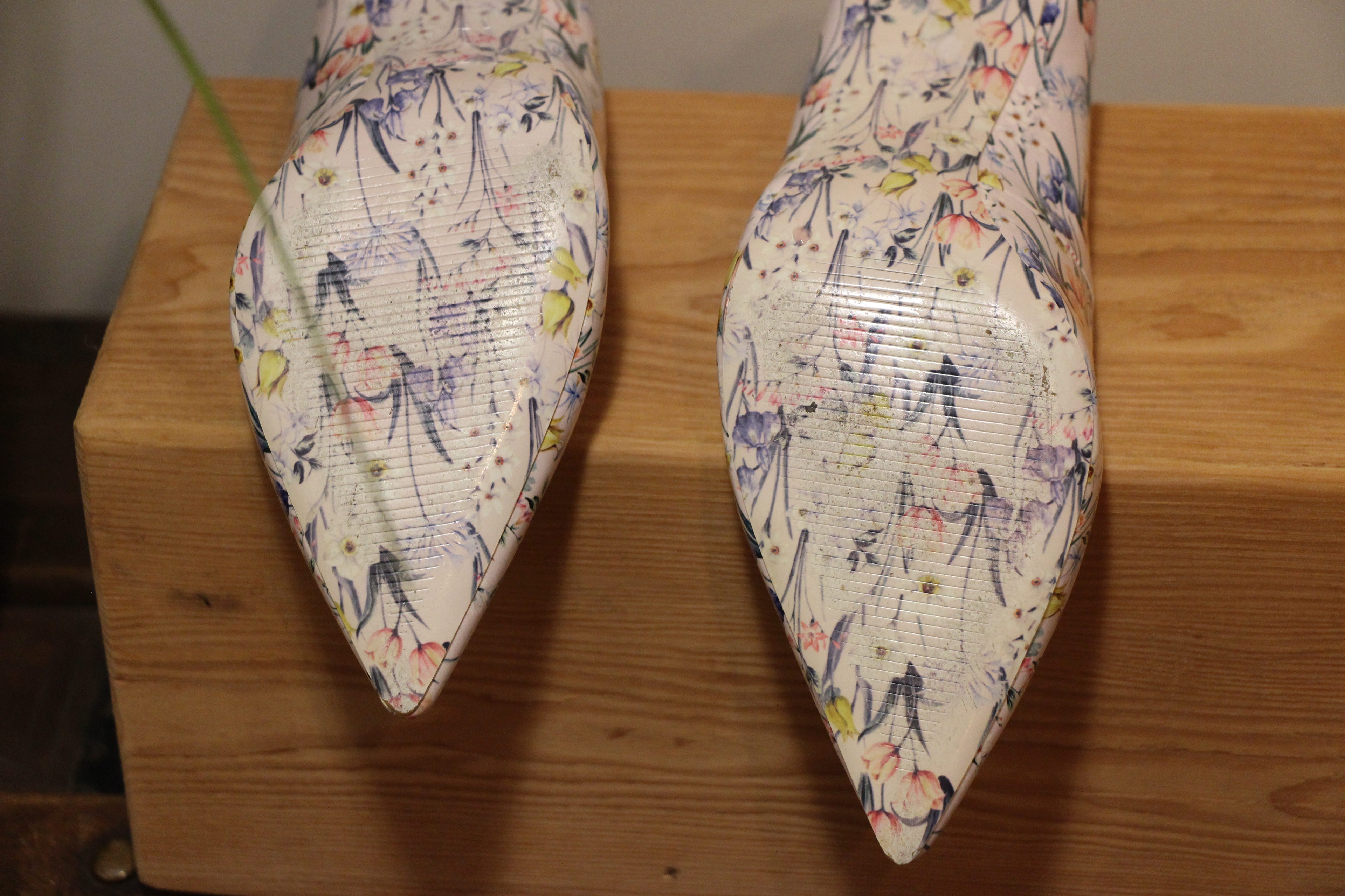 Size 8 Aldo Floral Print 3 Inch Pumps