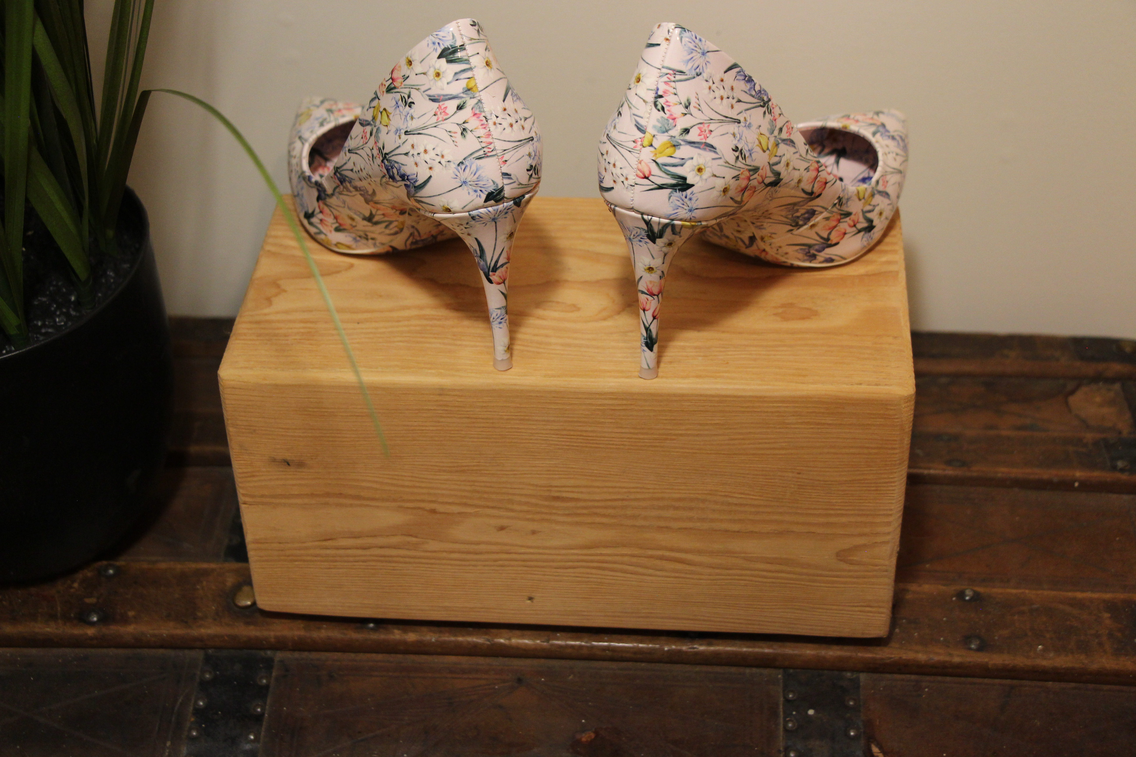 Size 8 Aldo Floral Print 3 Inch Pumps