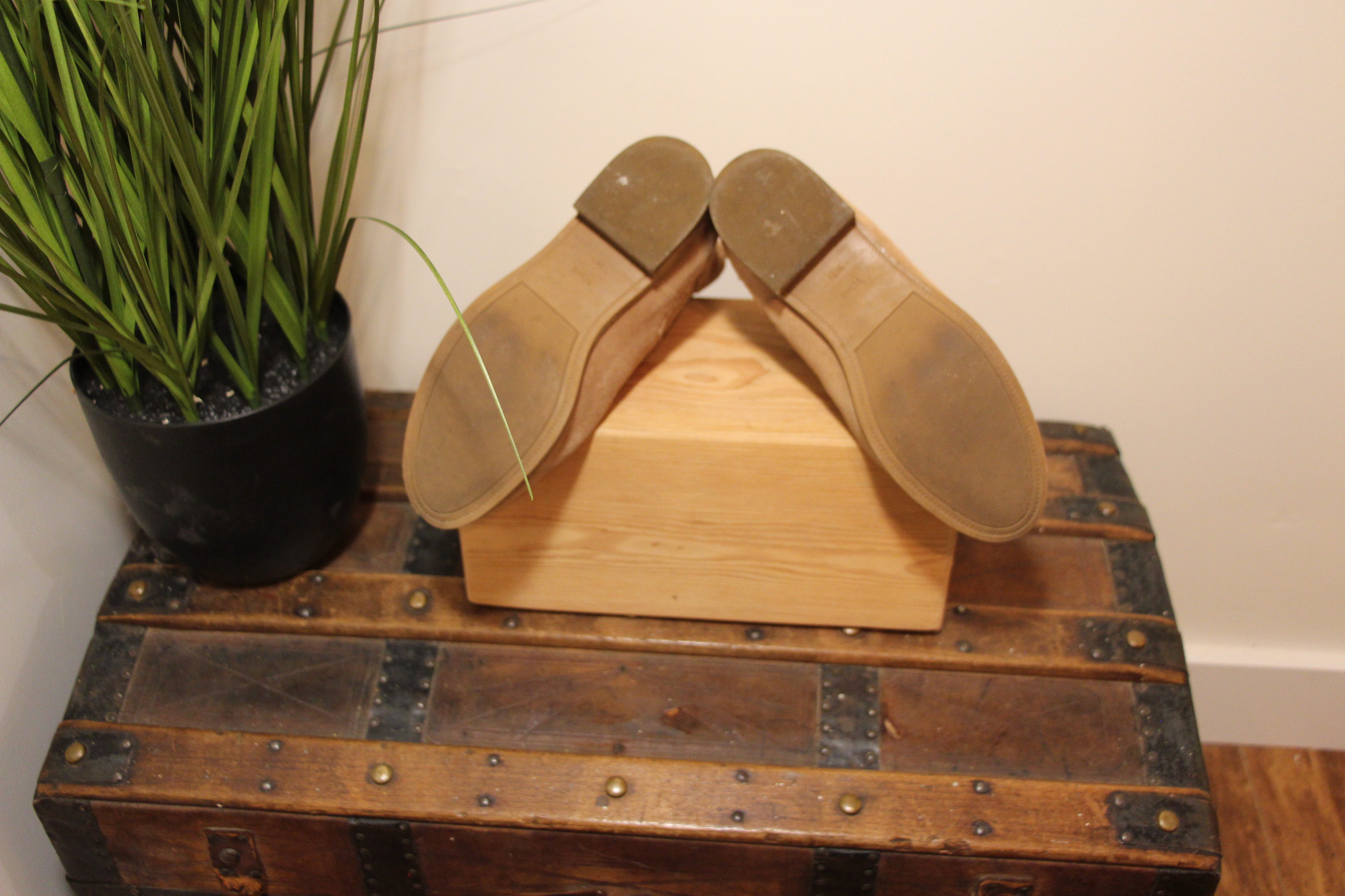 Size 7.5 Toms Desert Boots