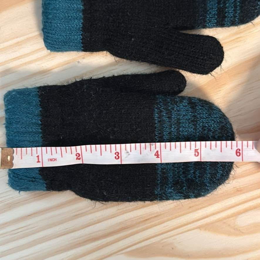 KIDS LINED MITTENS - Consigned with VARDO Vintage & Valuables vvvardo.ca