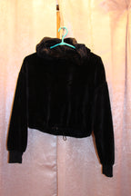 Size S Sommer Ray Hooded Fleece Long Sleeve Drawstring Crop Top on consignment. 
