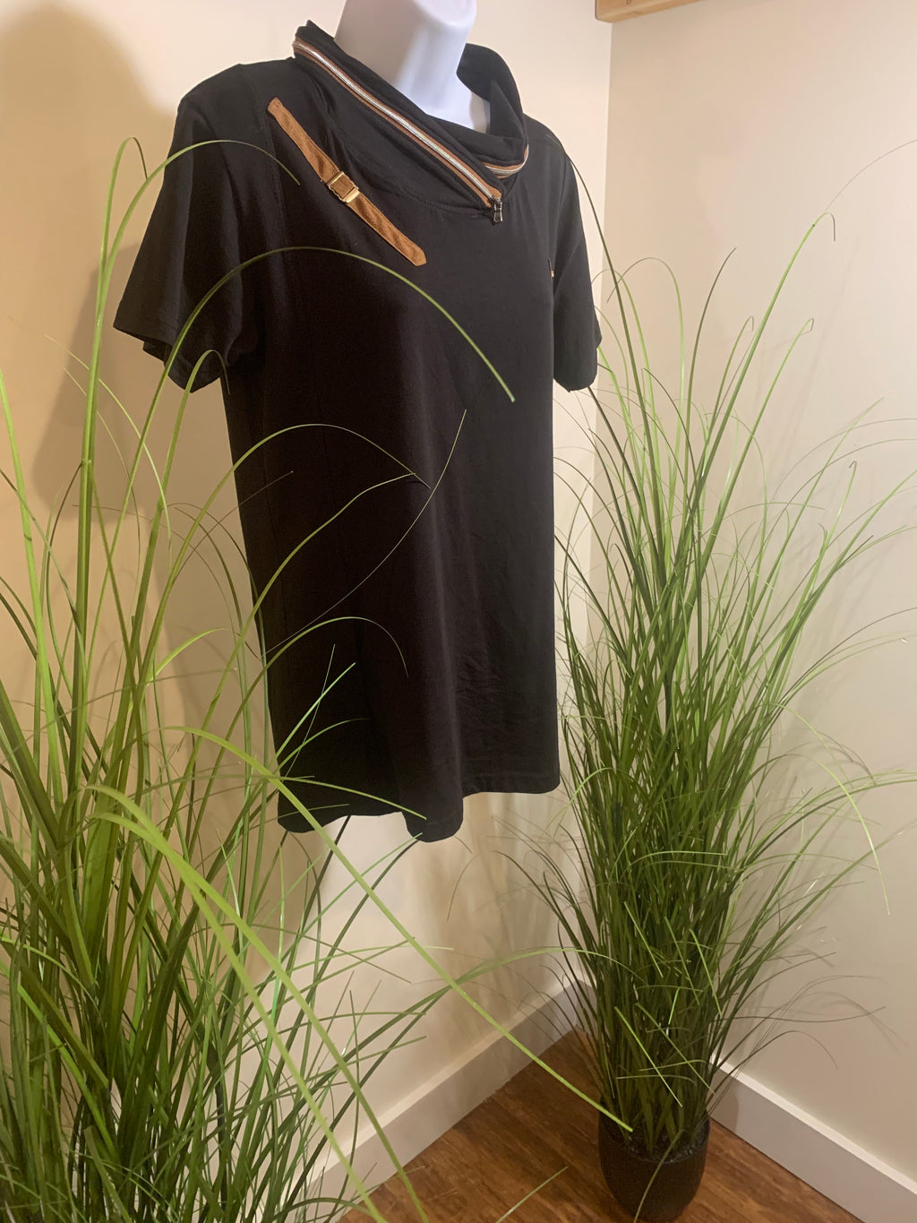 REROCK JEANS WEAR SHIRT- Consigned with VARDO Vintage & Valuables vvvardo.ca